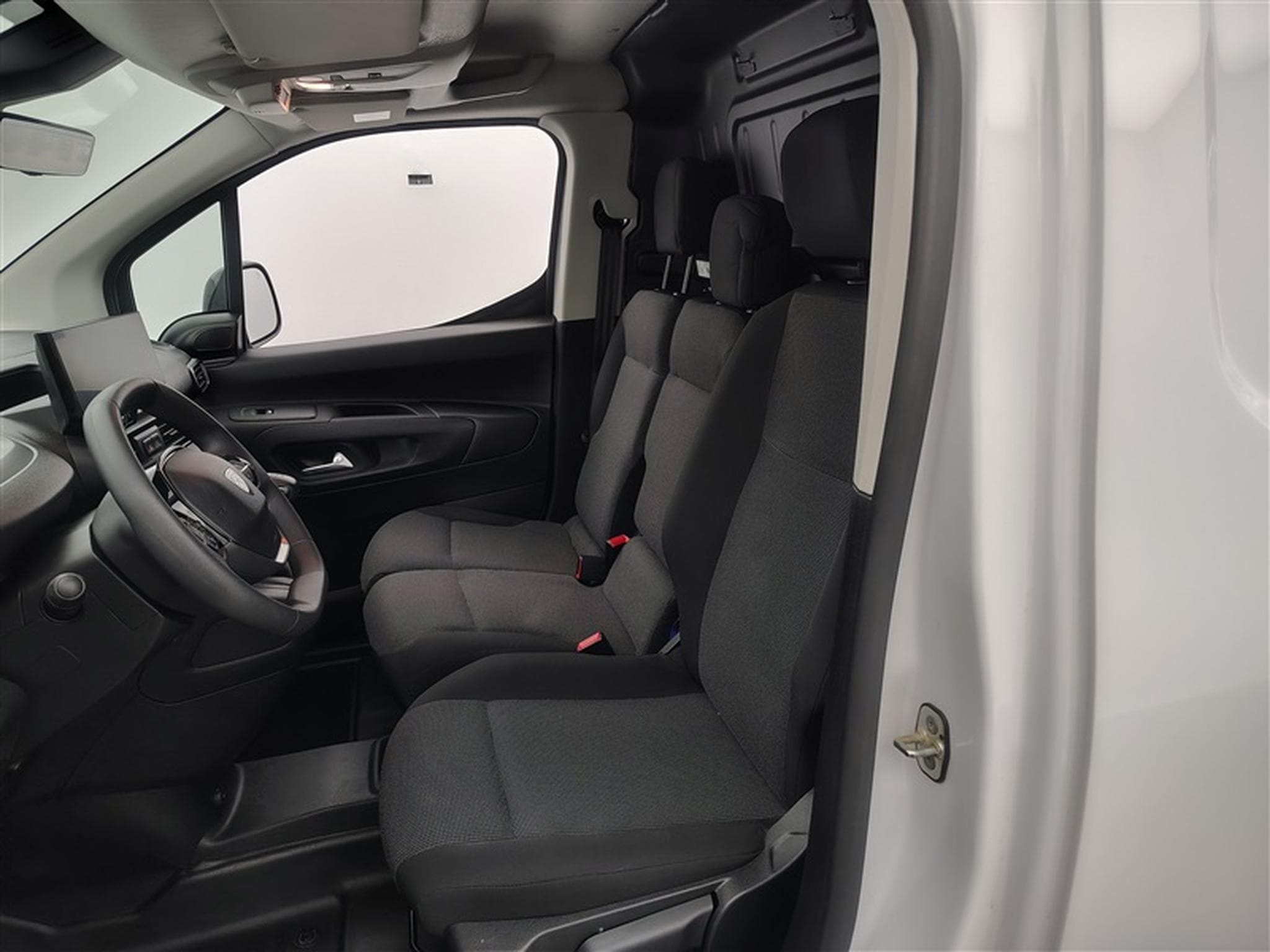Peugeot Partner 1.5 BlueHDi L1 STD Light S/S (2024) - Foto 7