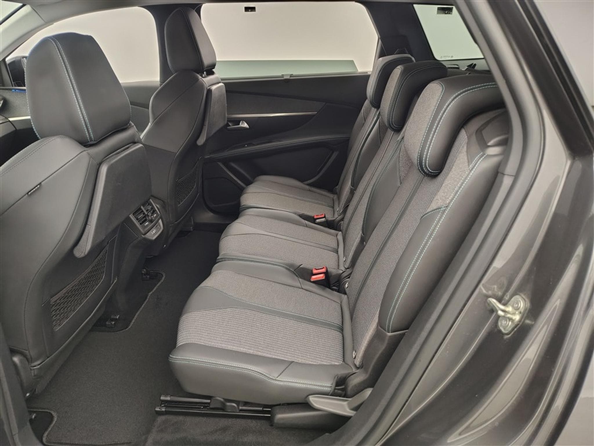 Peugeot 5008 1.2 PureTech 130cv EAT8 Allure  7Pl Navi / Led / PDC+Caméra (2021) - Photo 13
