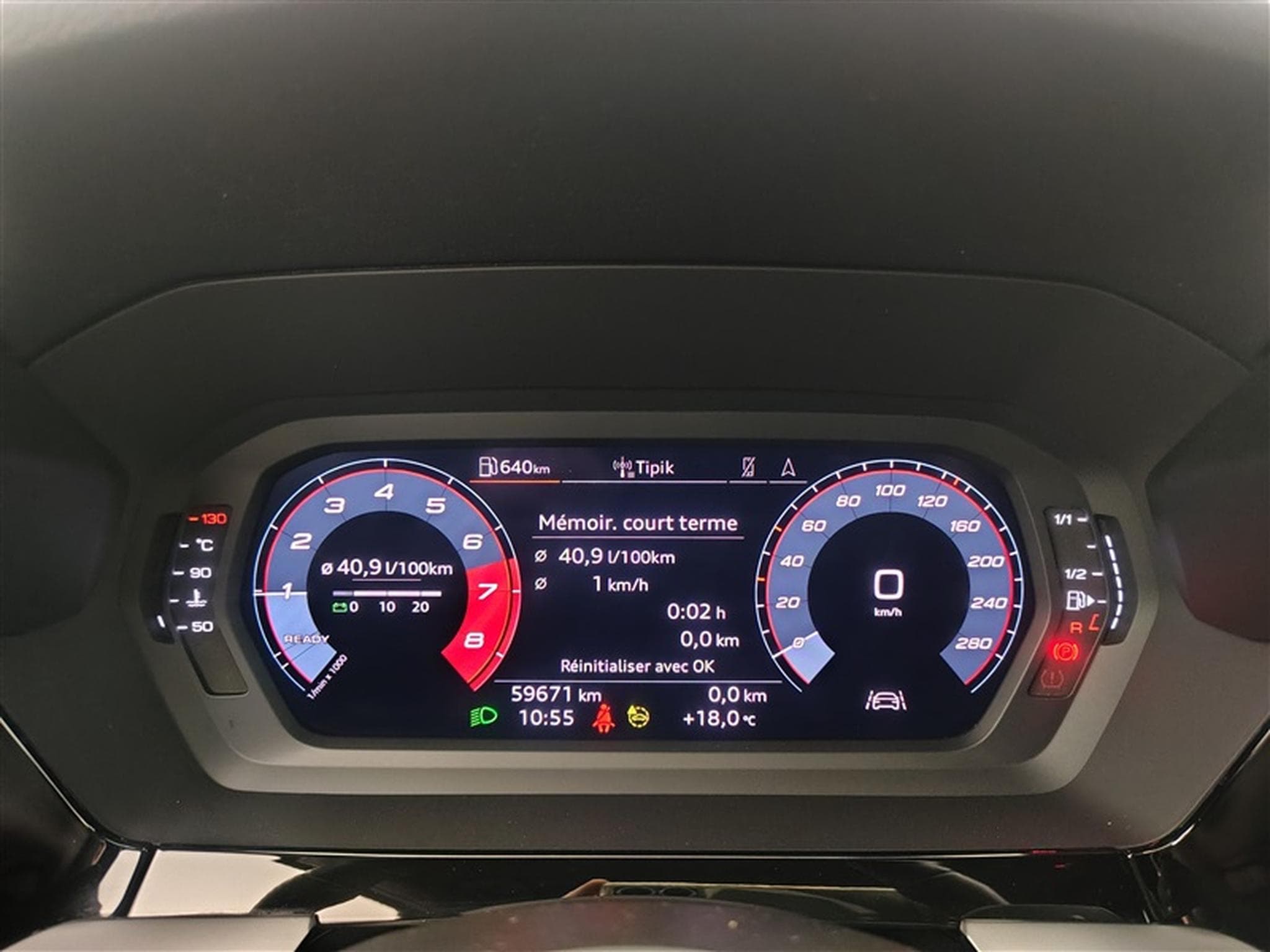 Audi A3 30 TFSI S-Line S tronic  Cuir / Navi Cockpit / Led (2023) - Foto 10
