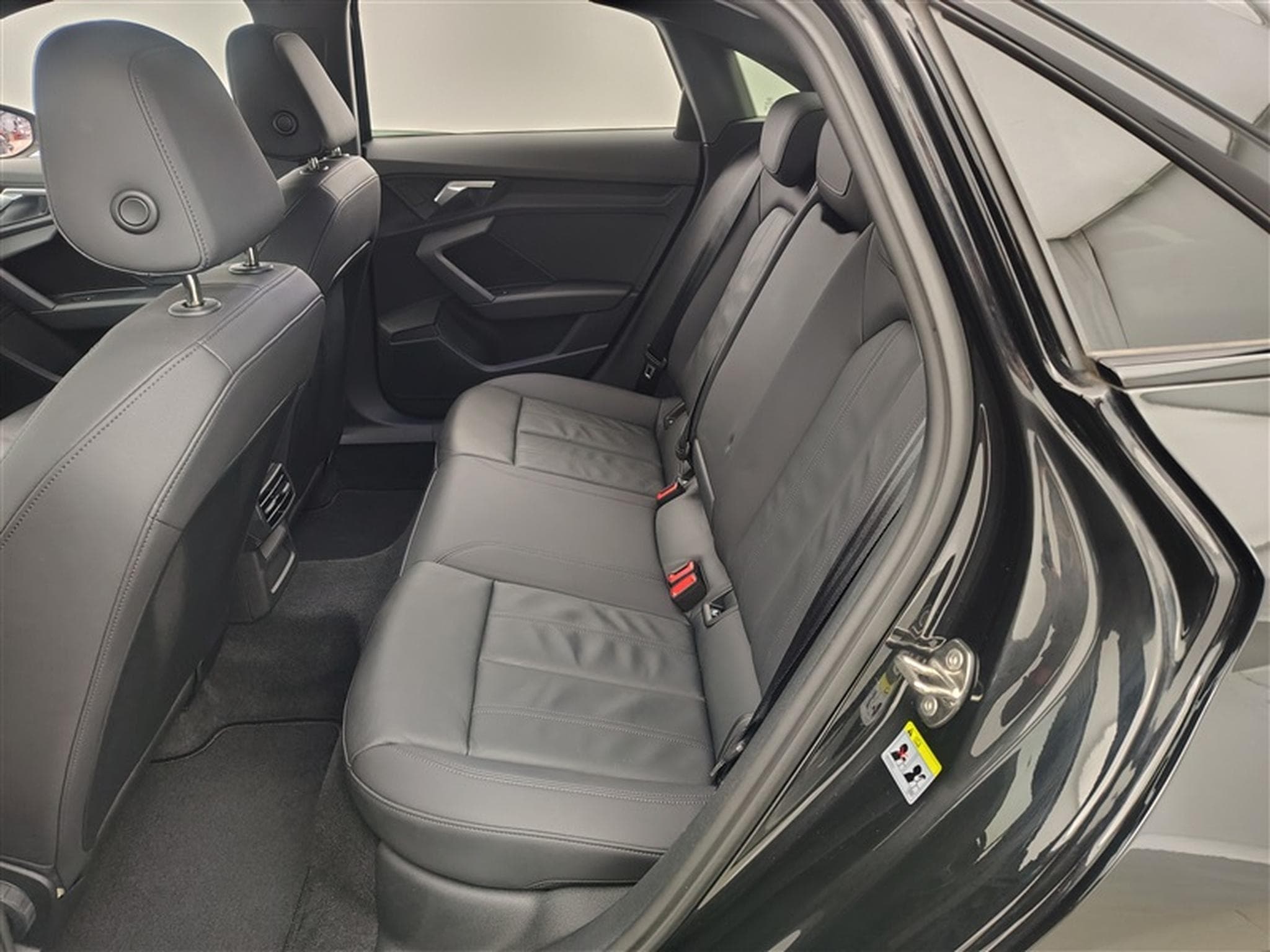 Audi A3 30 TFSI S-Line S tronic  Cuir / Navi Cockpit / Led (2023) - Foto 13