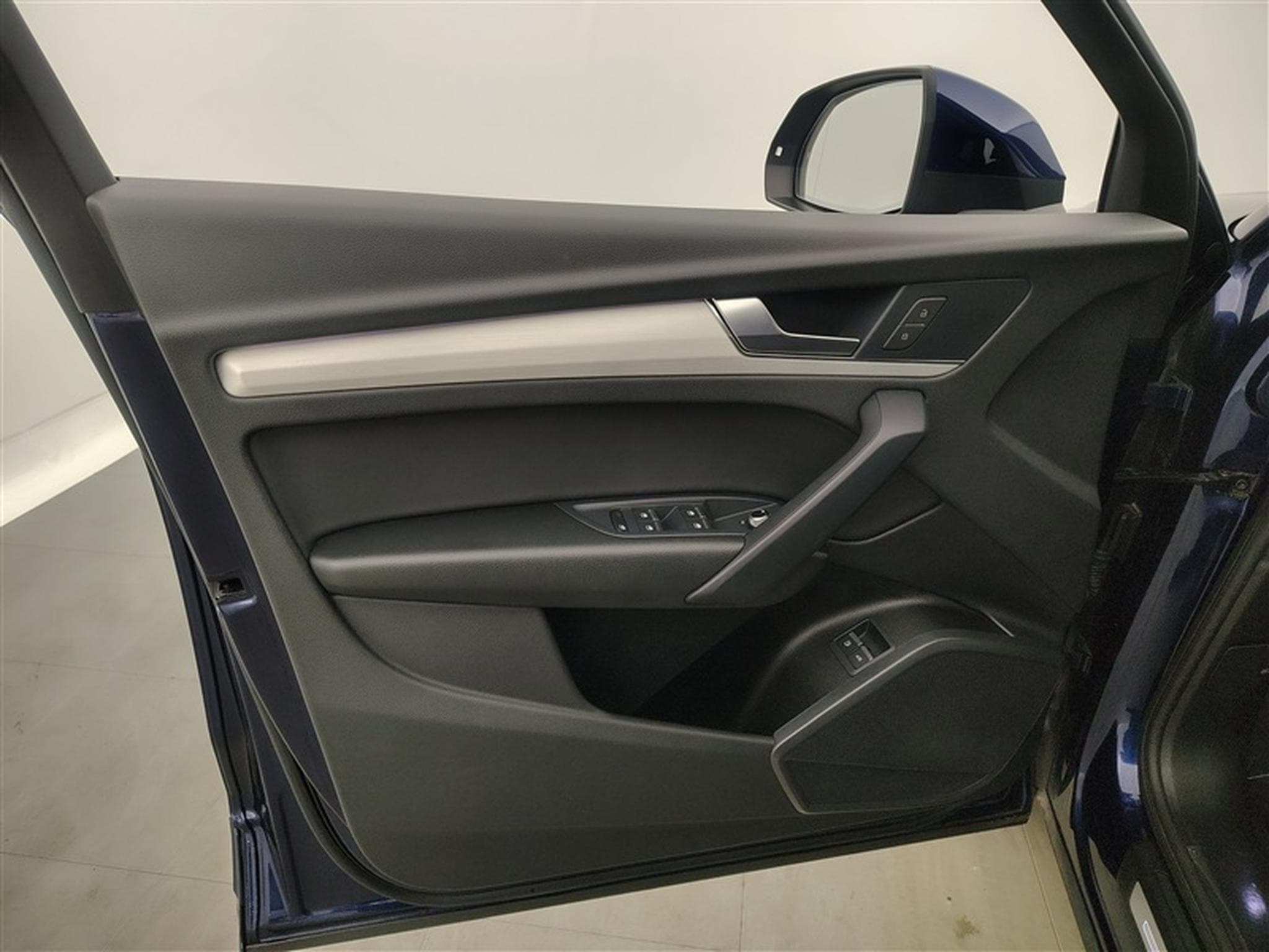 Audi Q5 PHEV 50 TFSIe Quattro S-Line NAVI / CAMERA / FULL LED (2024) - Foto 17