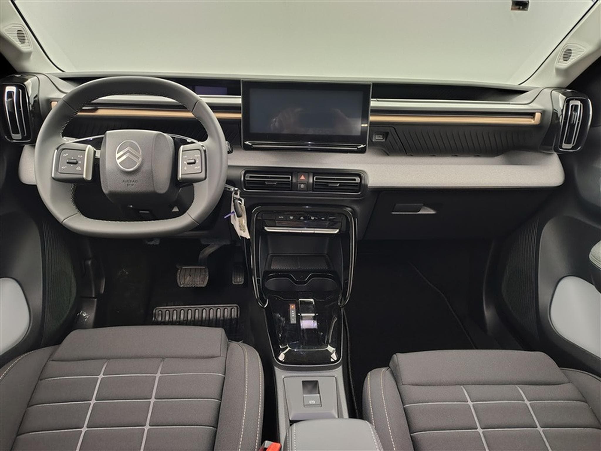 Citroën C3 Aircross 1.2 Hybrid 145cv e-DCS6 Plus CARPLAY / CAMERA / PDC AV+AR (2026) - Photo 8