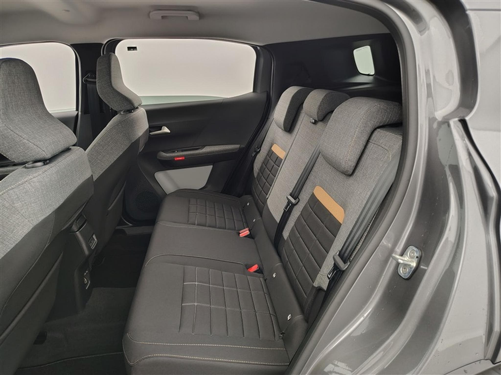 Citroën C3 Aircross 1.2 Hybrid 145cv e-DCS6 Plus CARPLAY / CAMERA / PDC AV+AR (2026) - Photo 13