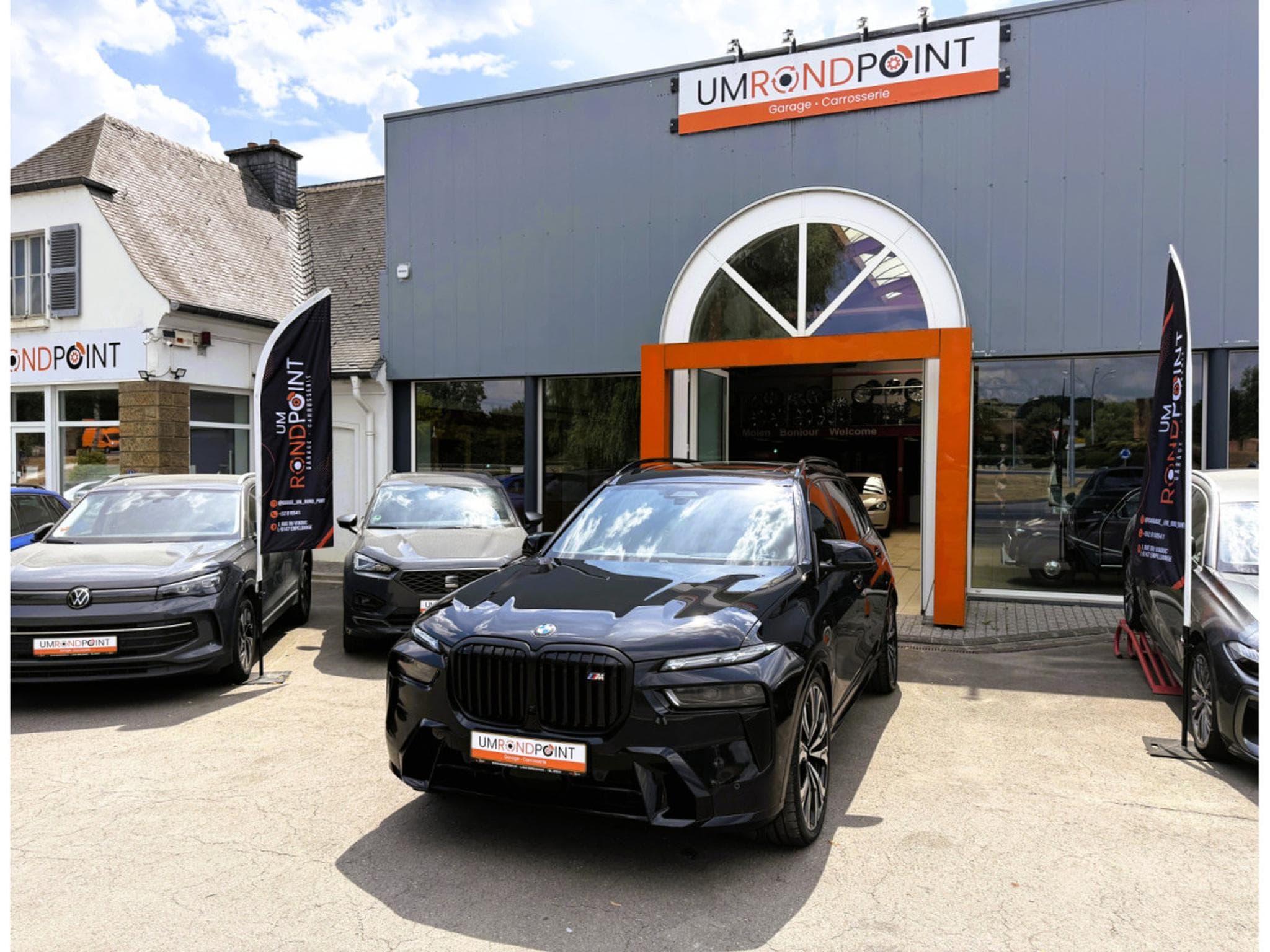 BMW X7 M60i FULL SKY LOUNGE, B&W, 23" PPF, KRISTALL ICONIC GLOW (2025) - Foto 3