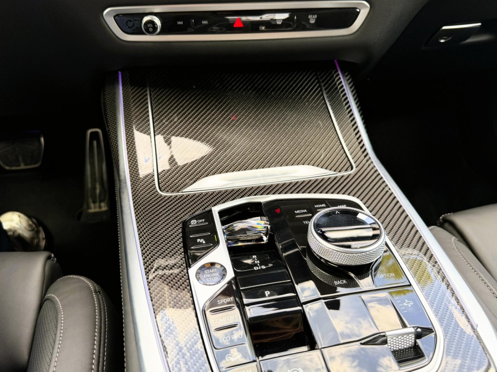 BMW X7 M60i FULL SKY LOUNGE, B&W, 23" PPF, KRISTALL ICONIC GLOW (2025) - Foto 26