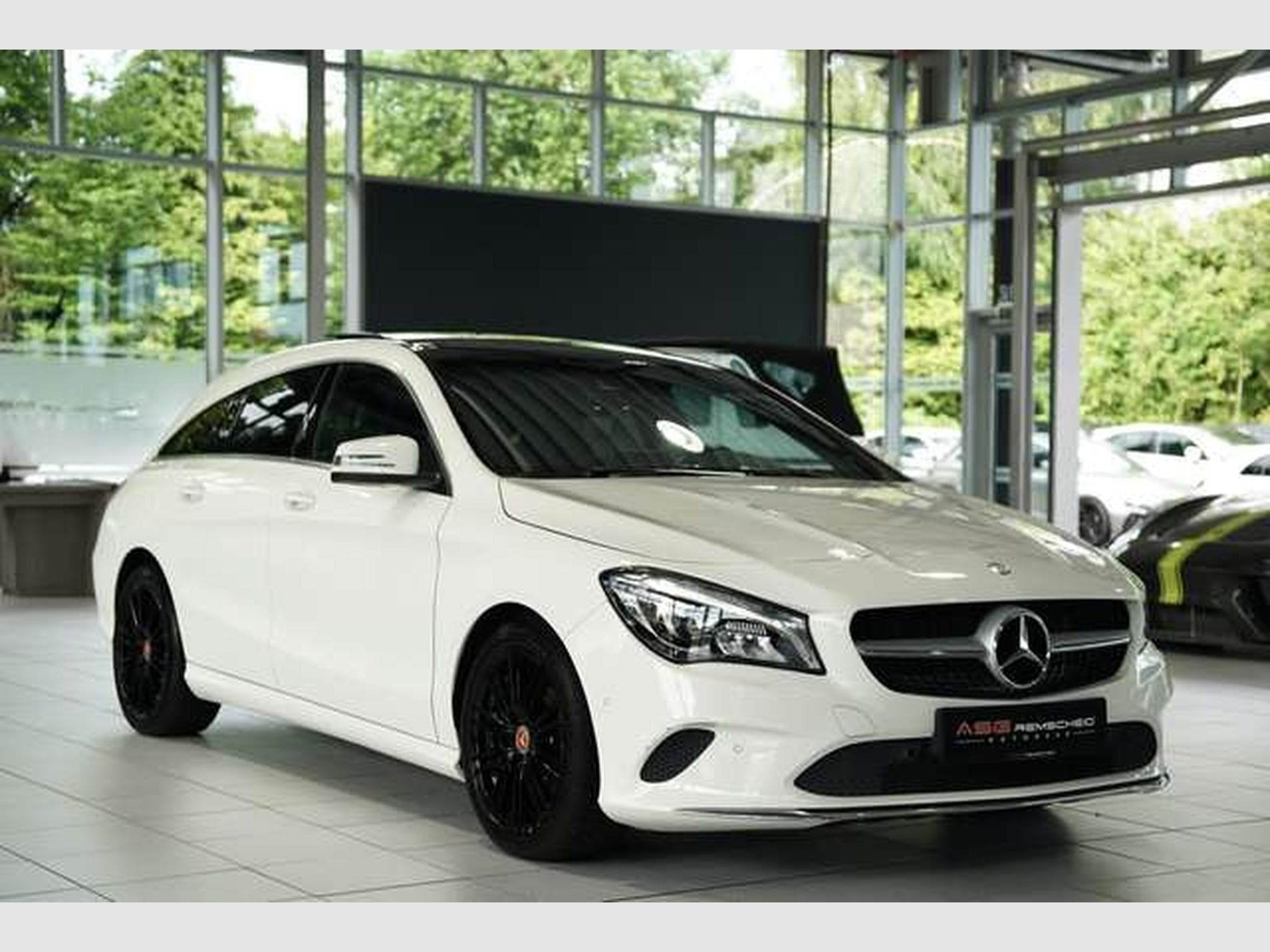 Mercedes CLA 220 4M Urban *18 *Pano*Navi (2016) - Photo 6