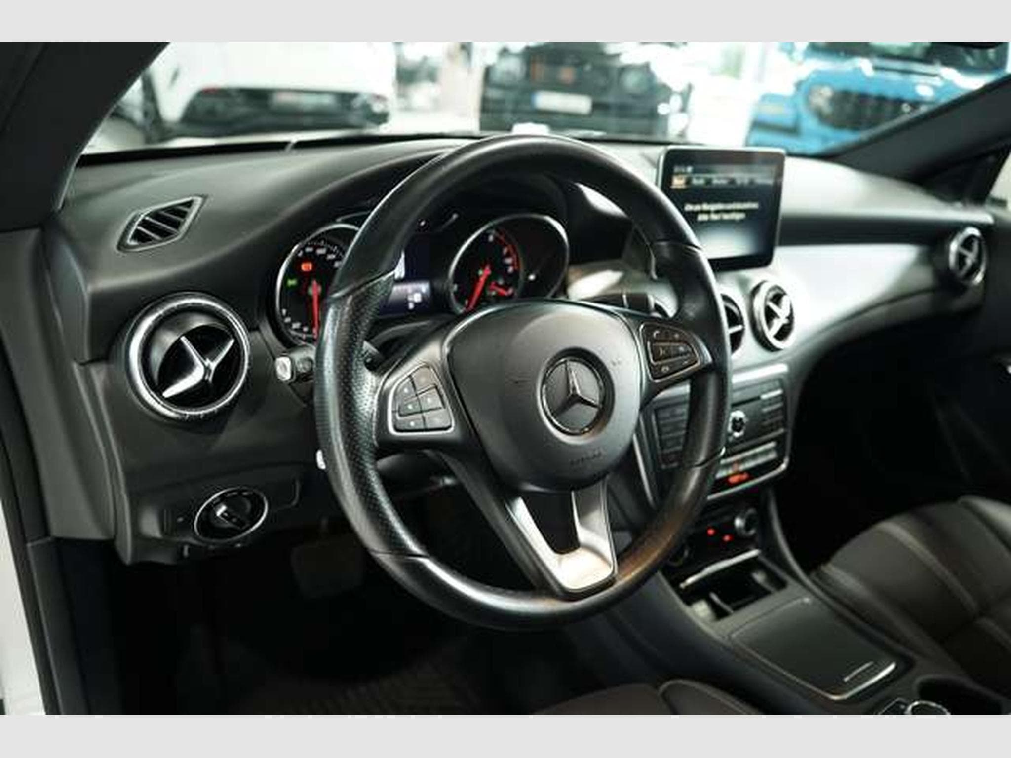 Mercedes CLA 220 4M Urban *18 *Pano*Navi (2016) - Photo 23