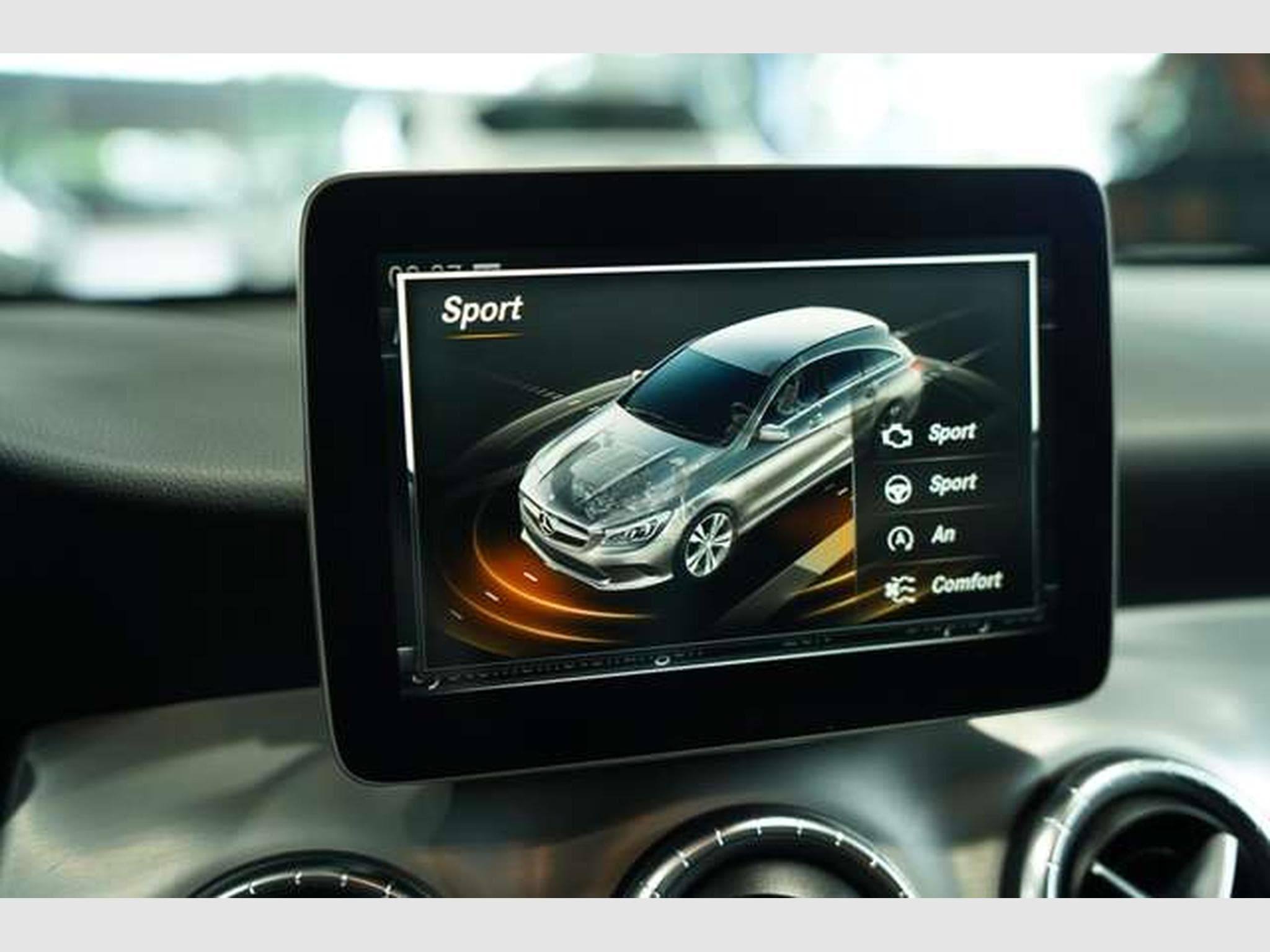 Mercedes CLA 220 4M Urban *18 *Pano*Navi (2016) - Photo 29