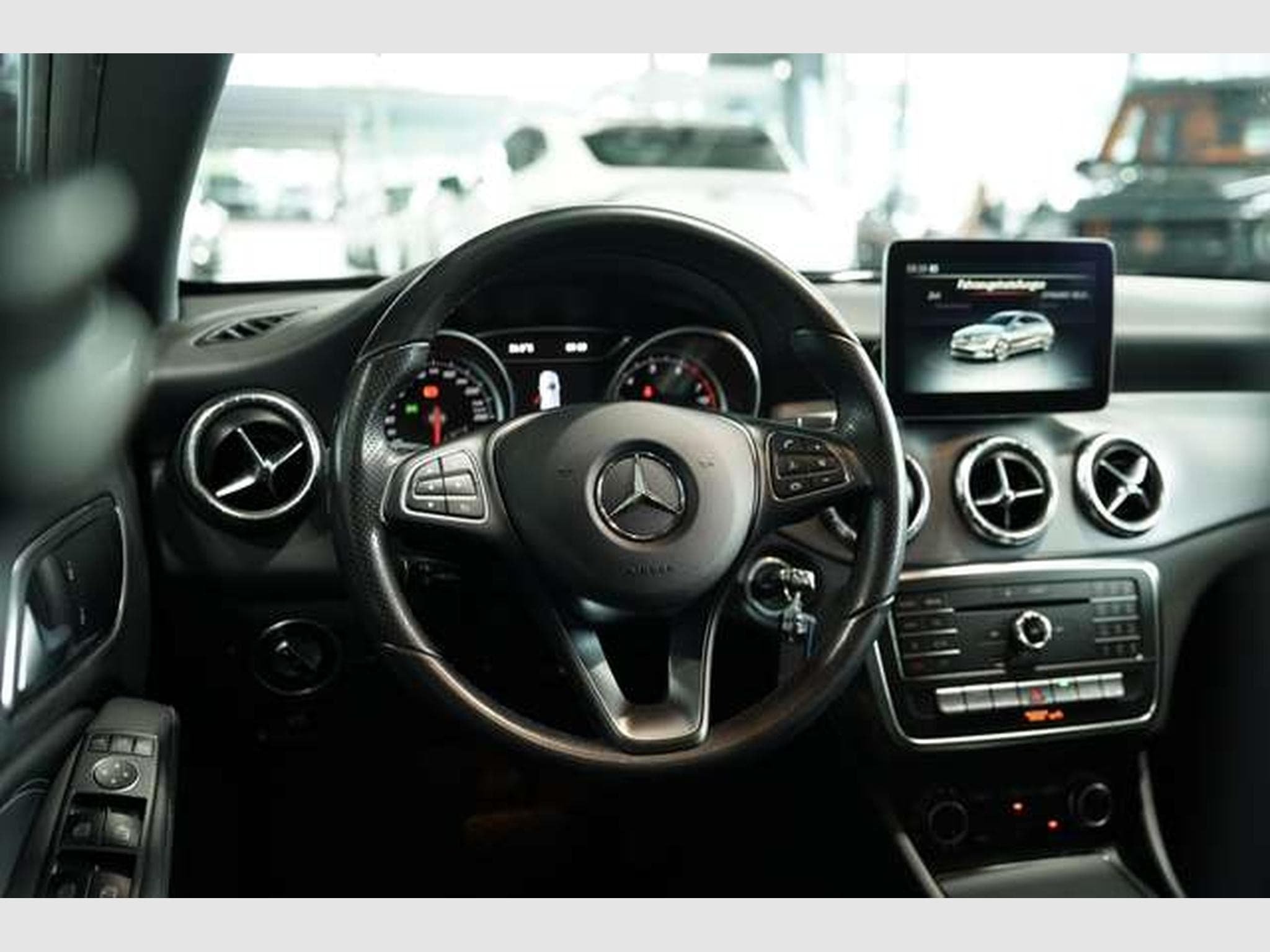 Mercedes CLA 220 4M Urban *18 *Pano*Navi (2016) - Photo 35