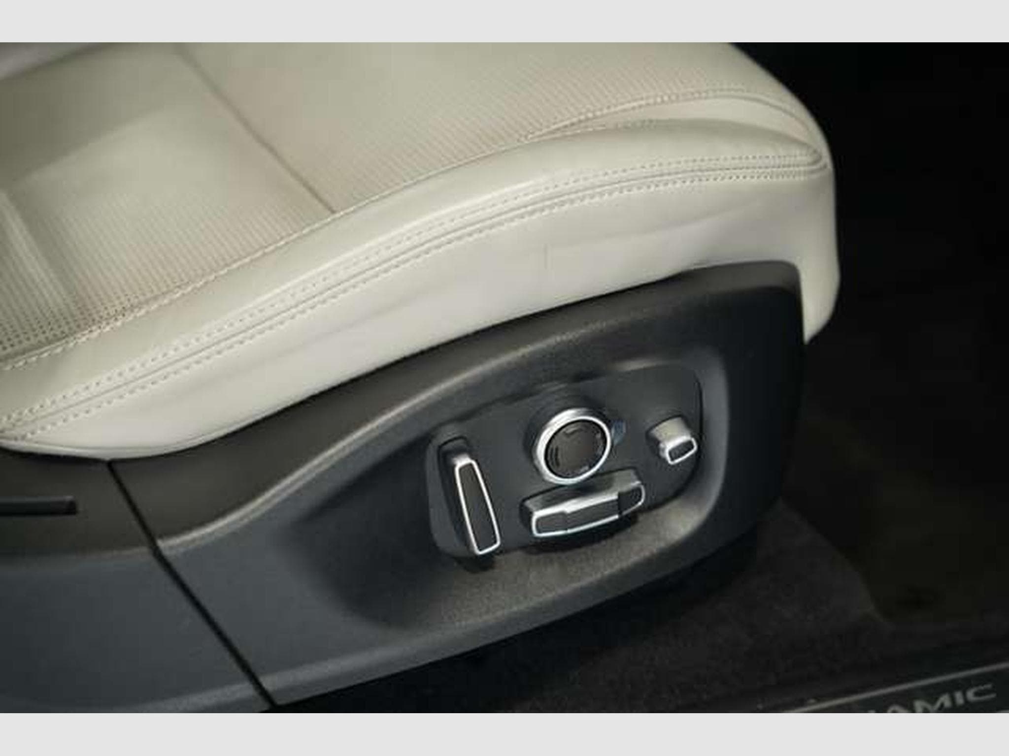 Jaguar E-Pace R-Dynamic HSE AWD *2. HD *Pano *H-UP *Mem (2018) - Photo 18