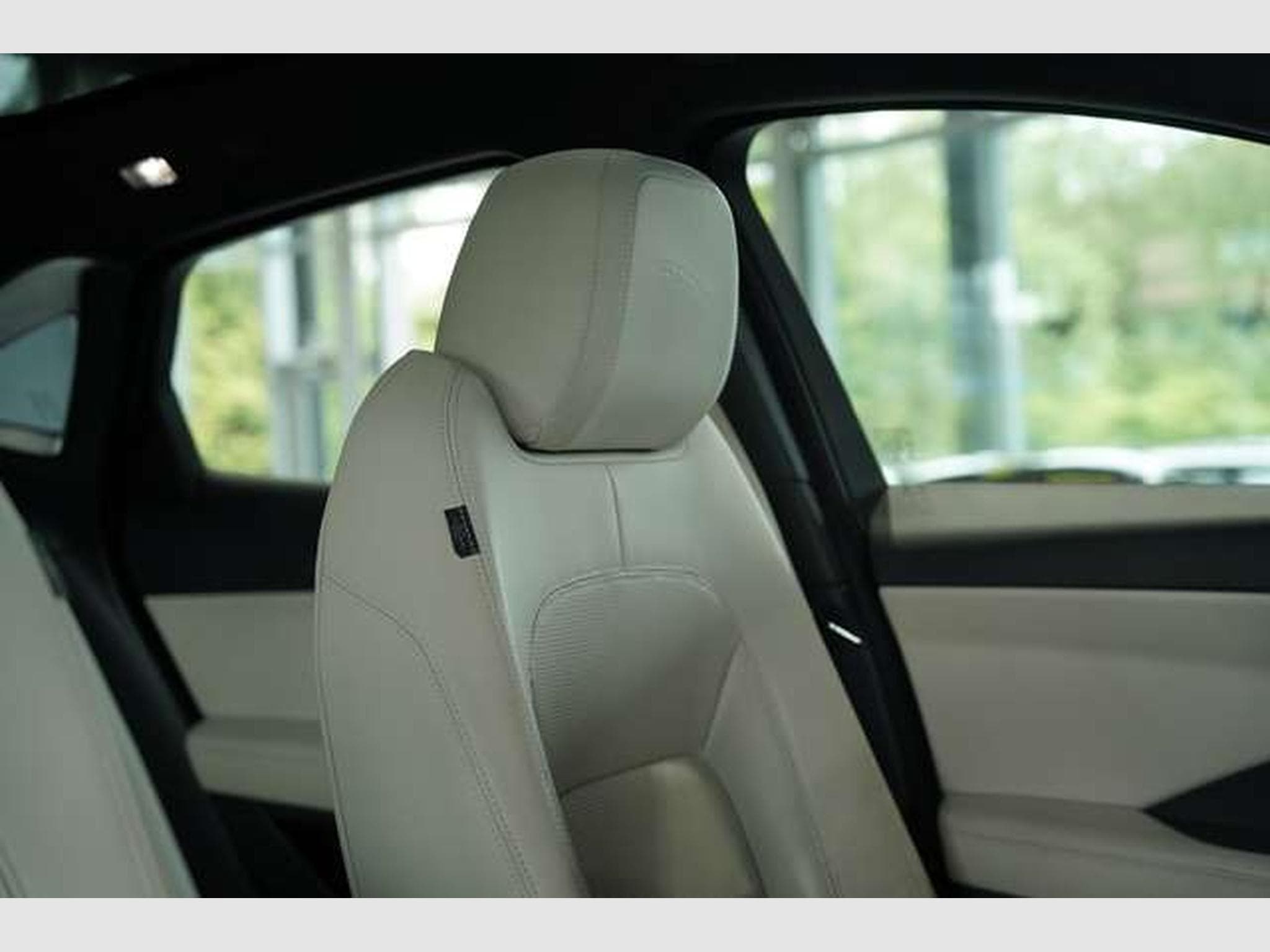 Jaguar E-Pace R-Dynamic HSE AWD *2. HD *Pano *H-UP *Mem (2018) - Photo 21