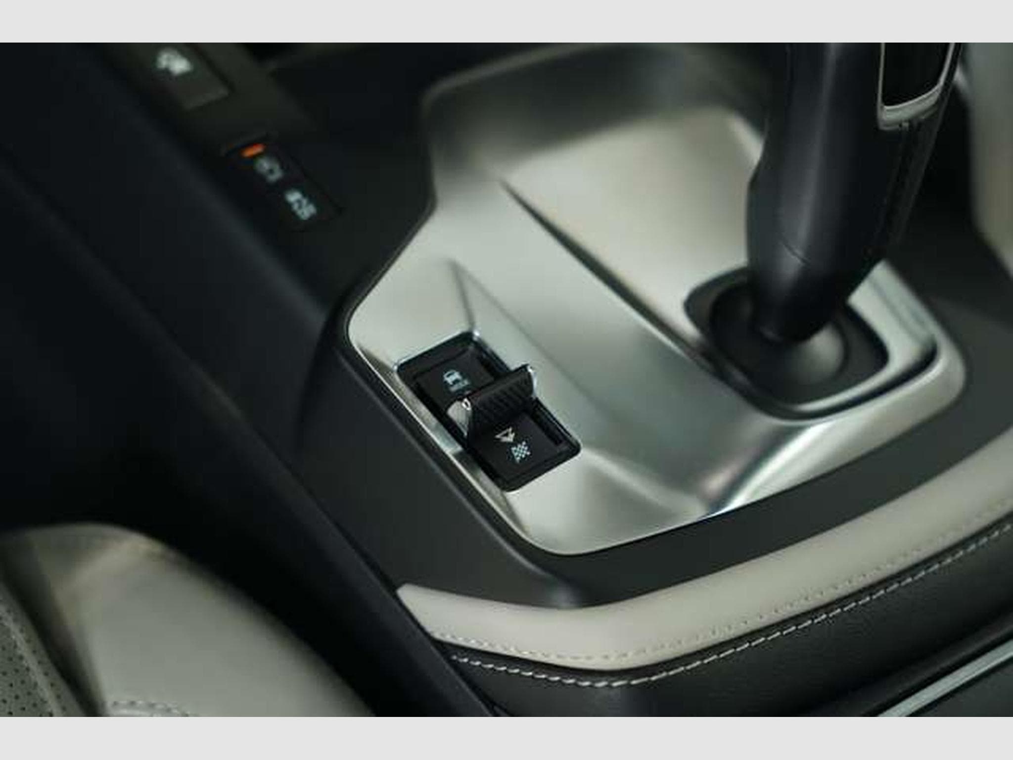 Jaguar E-Pace R-Dynamic HSE AWD *2. HD *Pano *H-UP *Mem (2018) - Photo 33