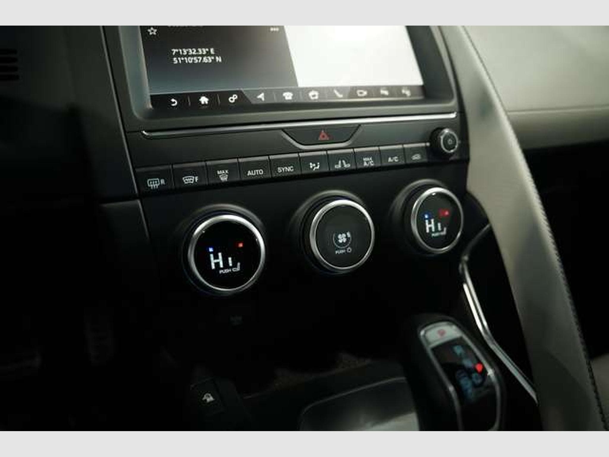 Jaguar E-Pace R-Dynamic HSE AWD *2. HD *Pano *H-UP *Mem (2018) - Photo 34