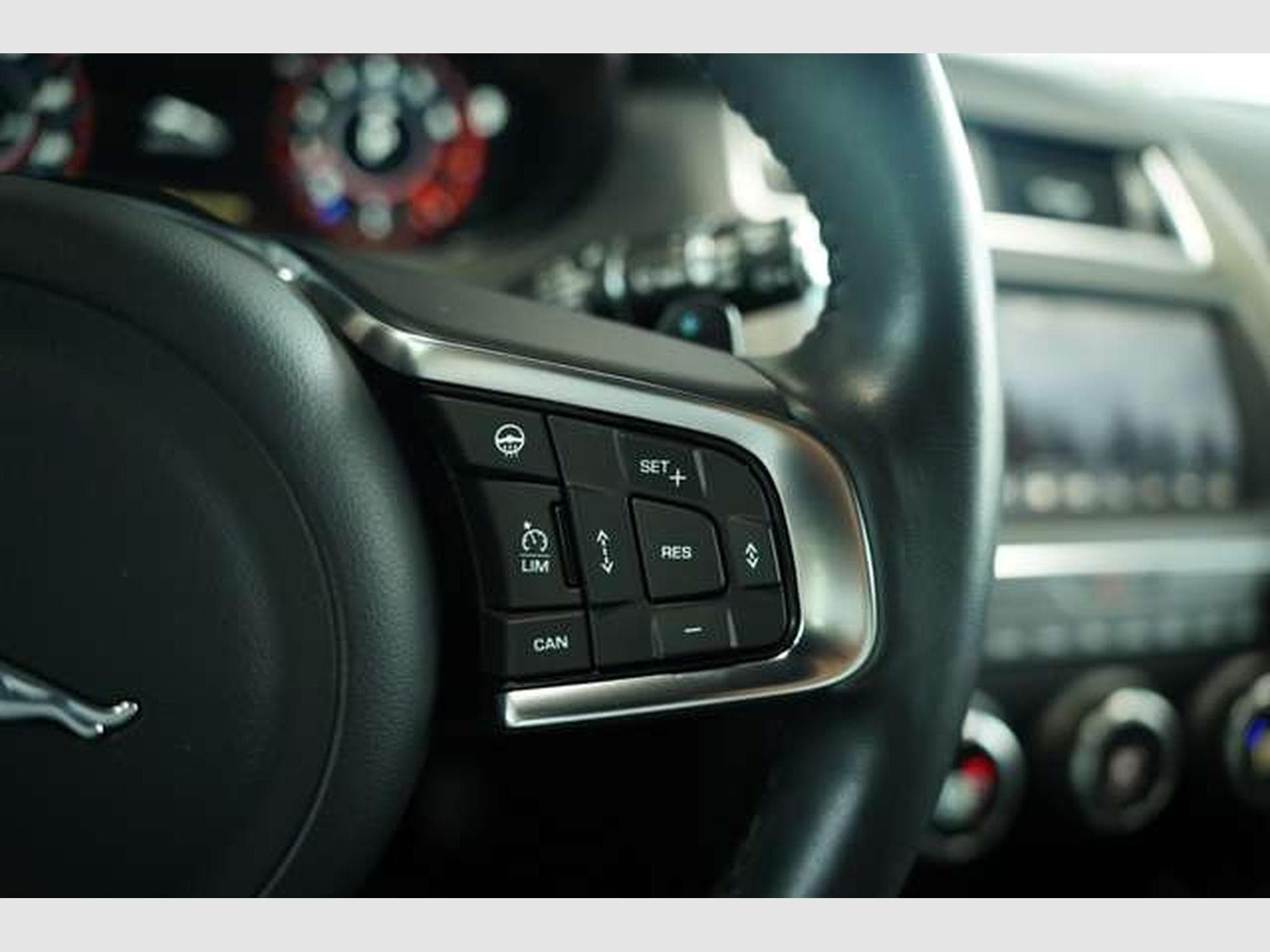Jaguar E-Pace R-Dynamic HSE AWD *2. HD *Pano *H-UP *Mem (2018) - Photo 43