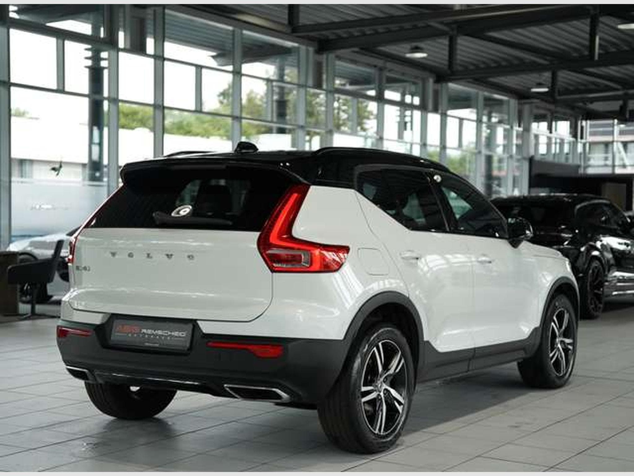 Volvo XC40 R Design 2WD *2.H *Digital *GSD *360° *H&K (2018) - Photo 8