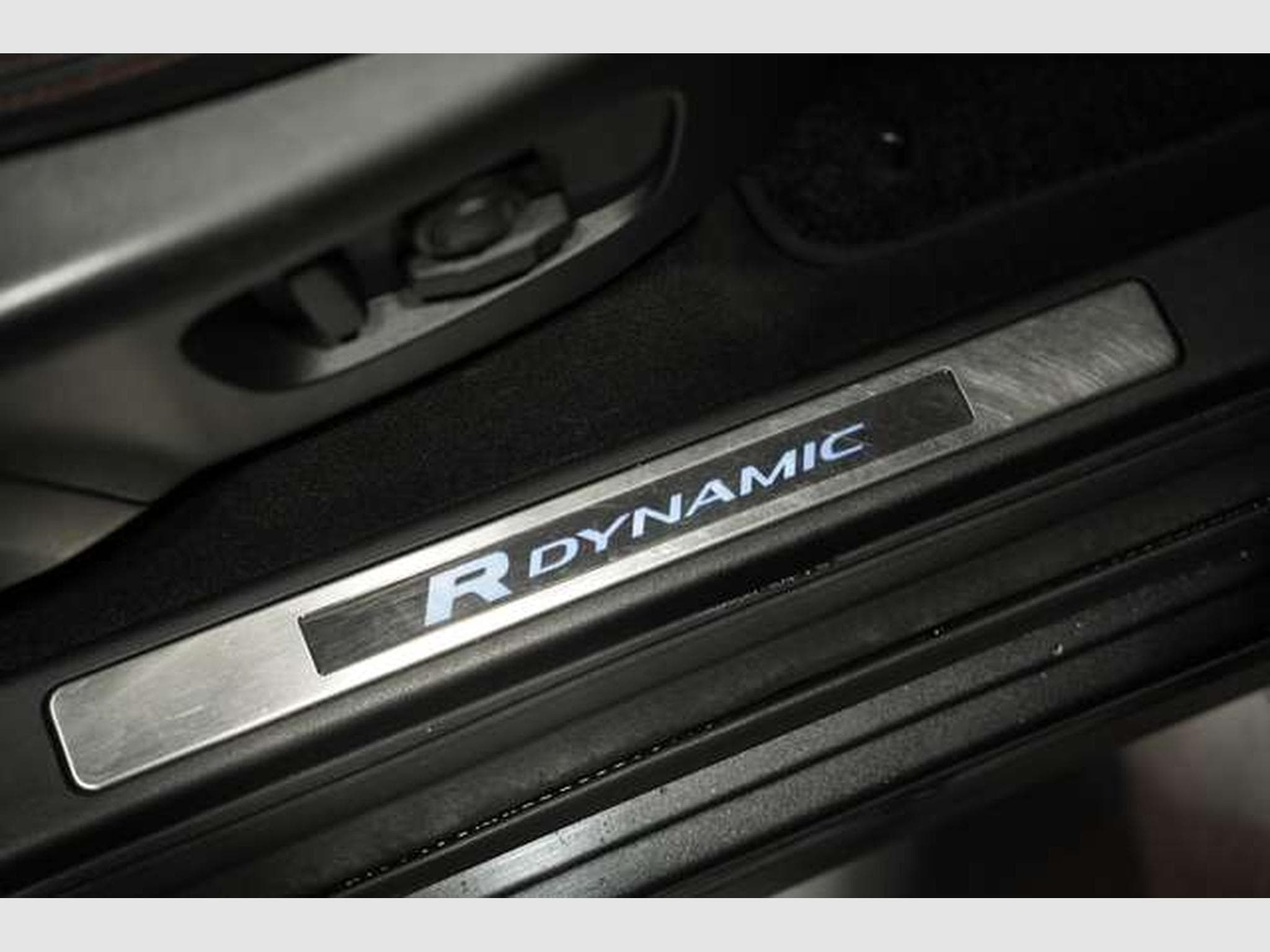Land-Rover Discovery Sport AWD R Dynamic *ACC *Memory *360° (2020) - Photo 15