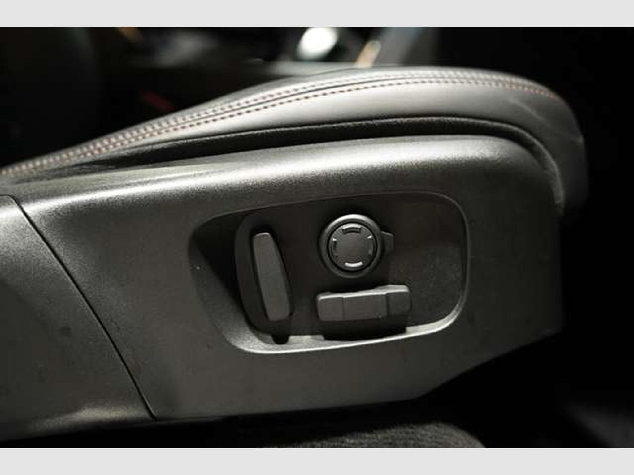 Land-Rover Discovery Sport AWD R Dynamic *ACC *Memory *360° (2020) - Photo 14
