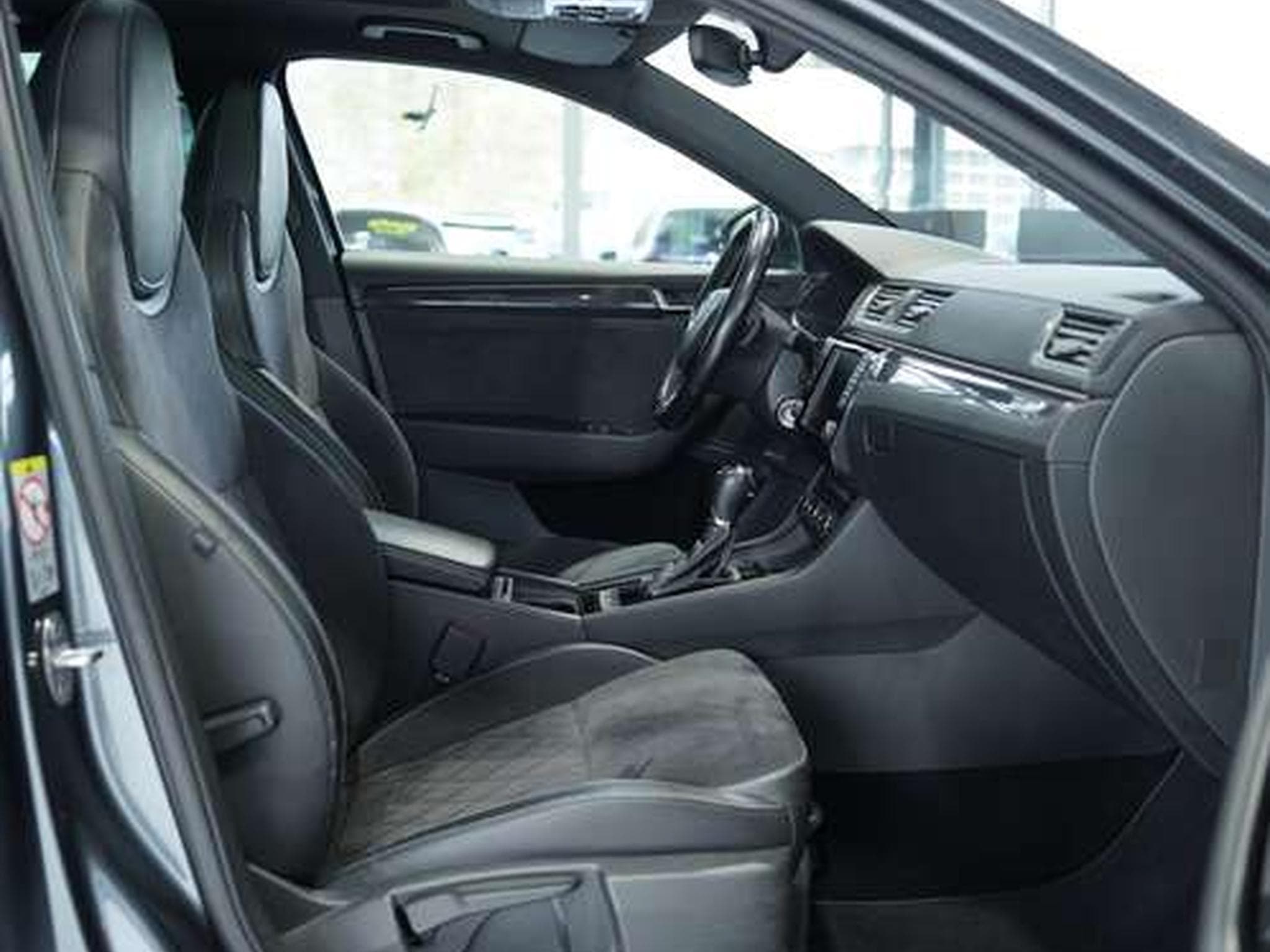 Skoda Superb Sportline 4x4 1.H *Pano *Canton *Memory (2017) - Photo 18