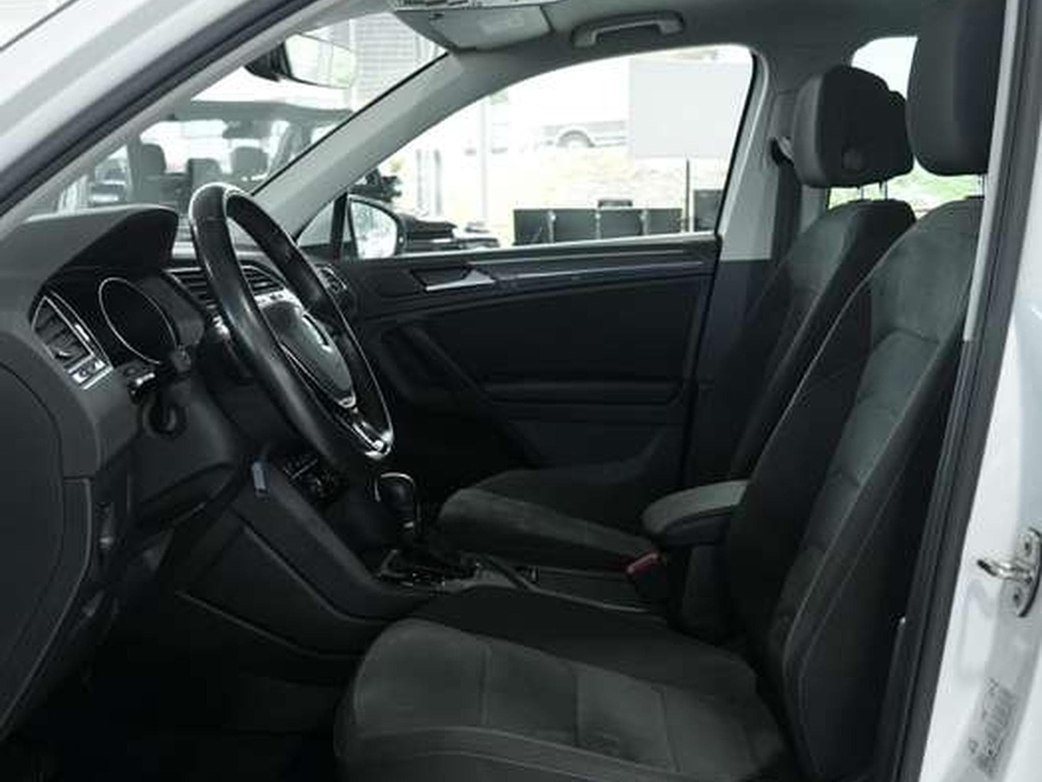VW Tiguan 2.0TDI DSG *R Line *1.Hand*AHK *MwSt *20 (2018) - Photo 17