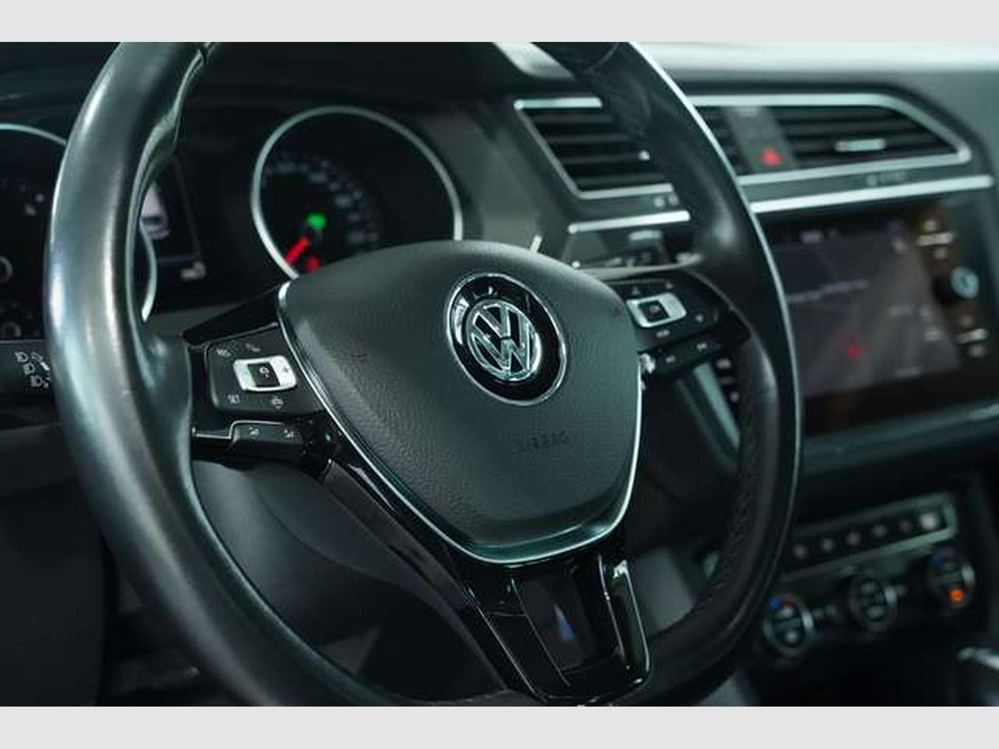 VW Tiguan 2.0TDI DSG *R Line *1.Hand*AHK *MwSt *20 (2018) - Photo 20