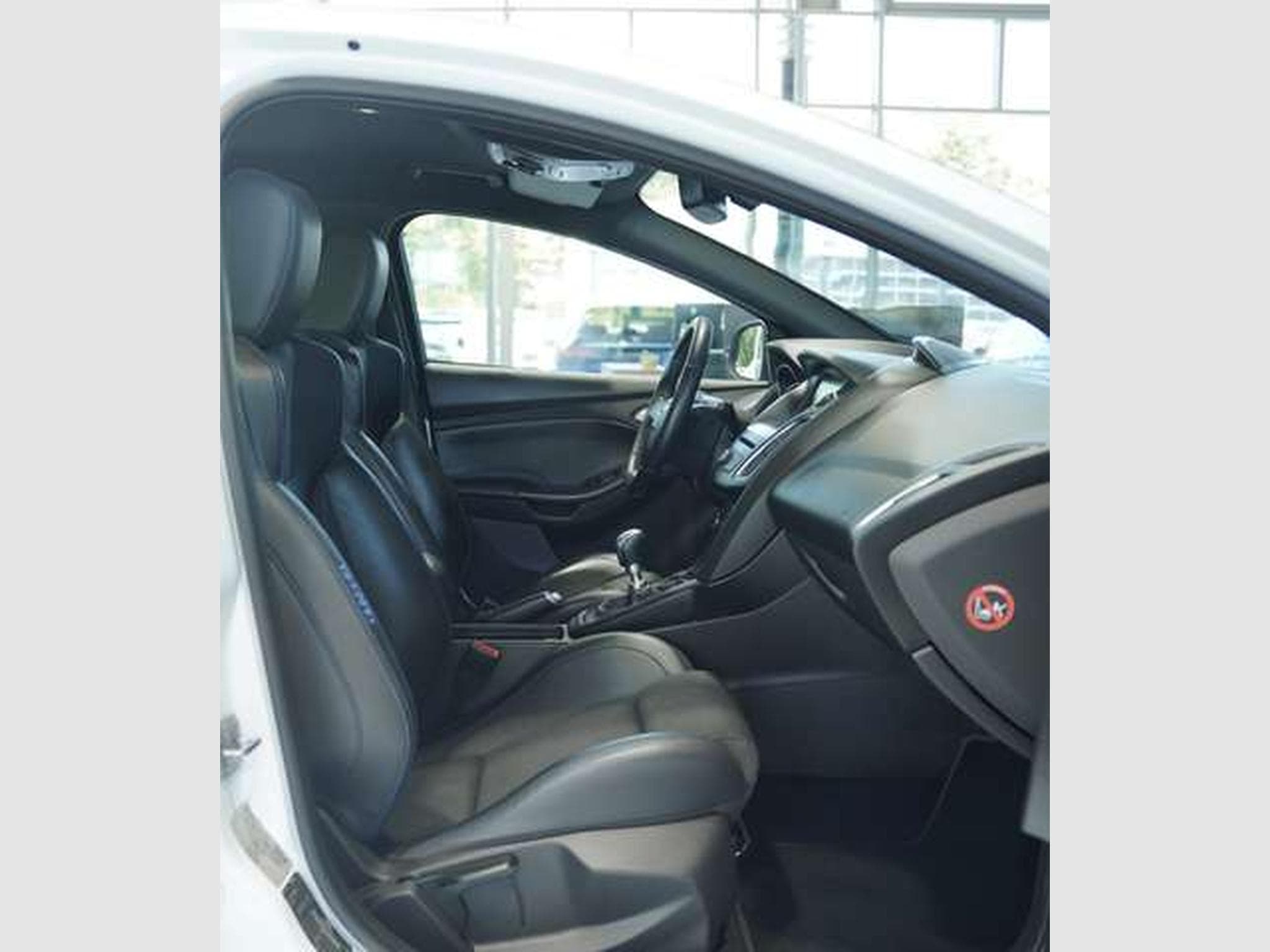 Ford Focus RS *19 Zoll *Recaro*MILLTEK*Navi*Öhlins* (2016) - Photo 17