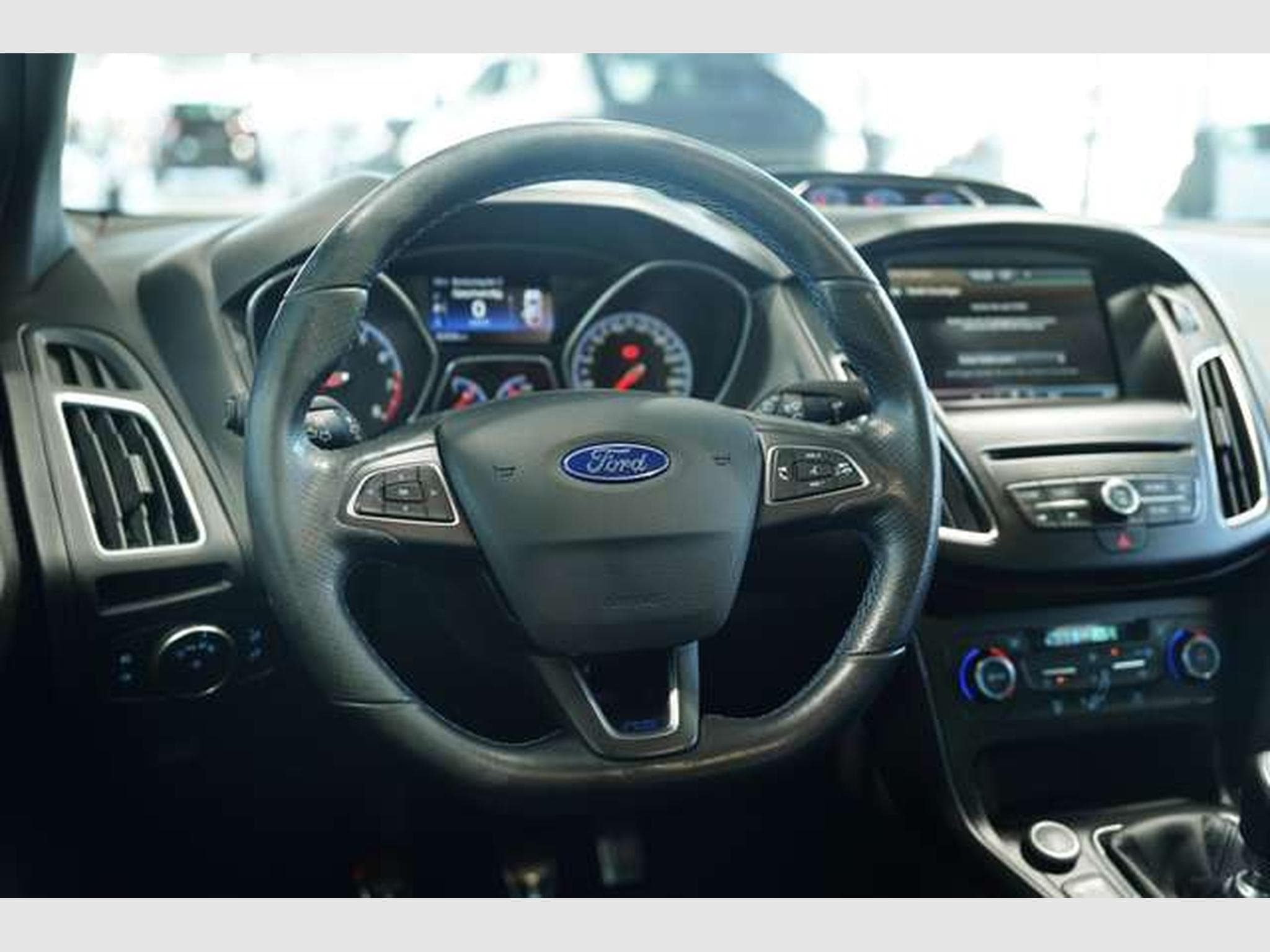 Ford Focus RS *19 Zoll *Recaro*MILLTEK*Navi*Öhlins* (2016) - Photo 40