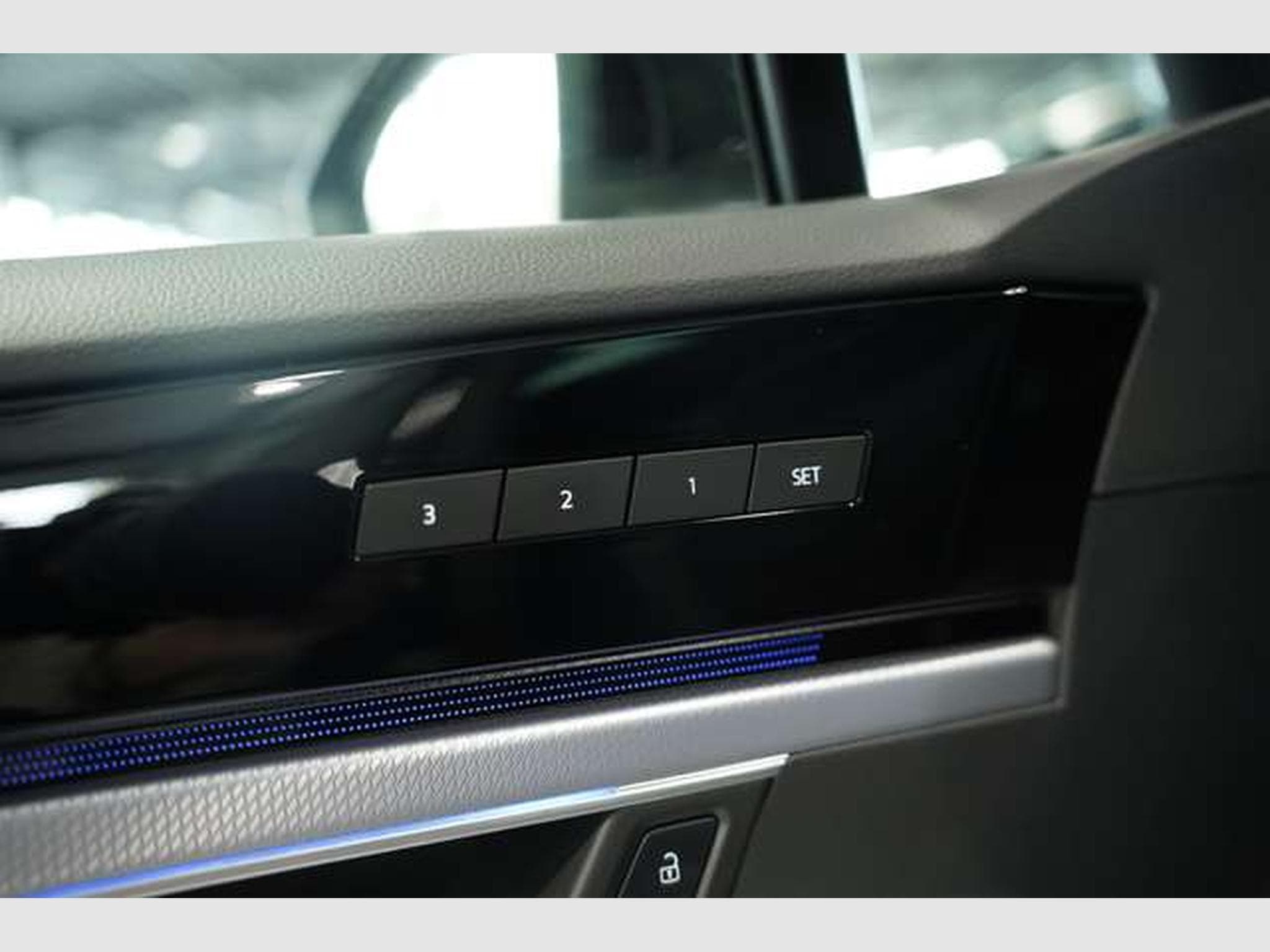 VW Touareg R-Line 4M 2.H *21*Pano*LUFT*Memory*H-UP (2020) - Photo 24