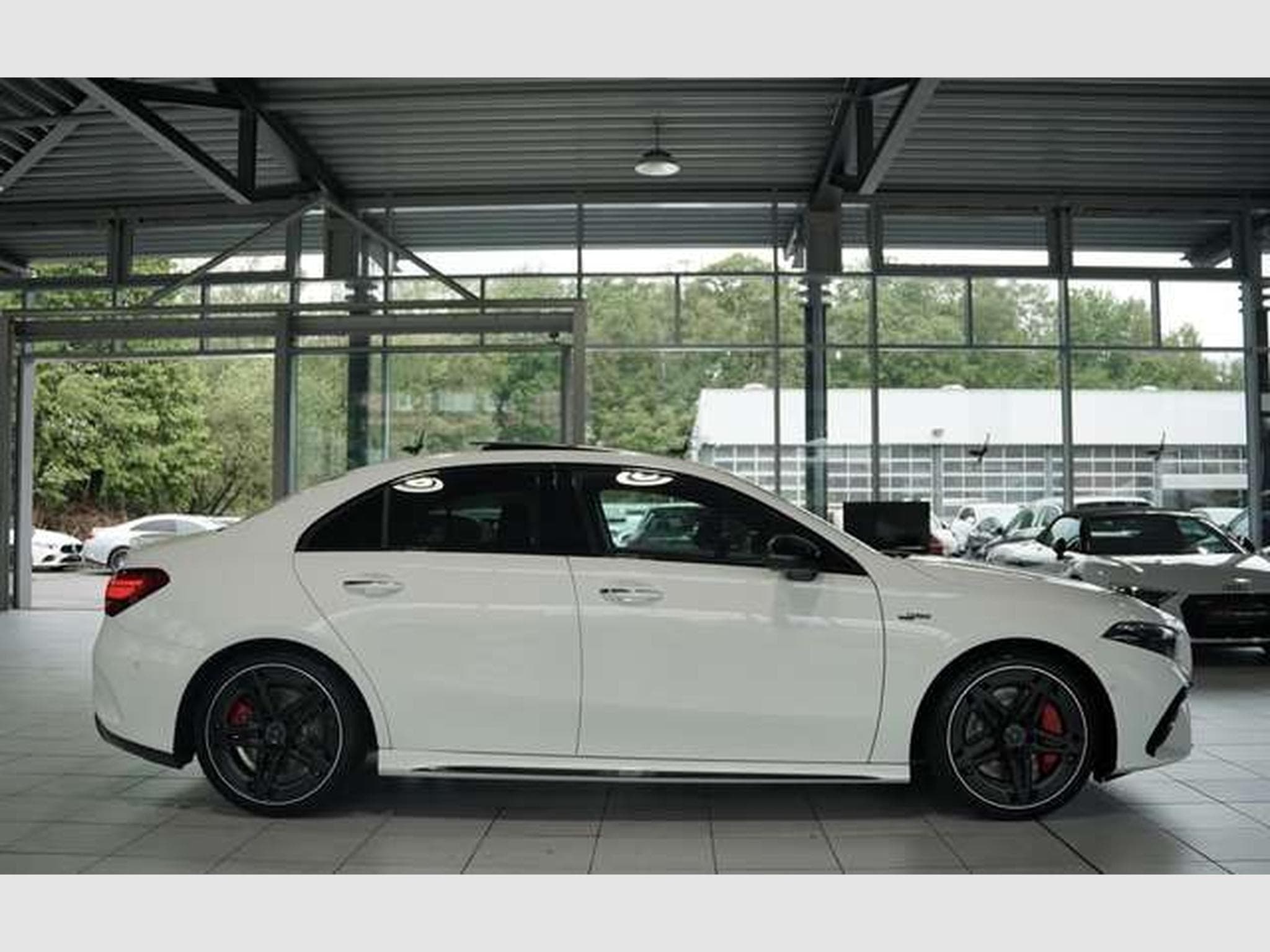 Mercedes A 35 AMG 4M Limousine *1.H *Memory *Pano *Night (2025) - Photo 6