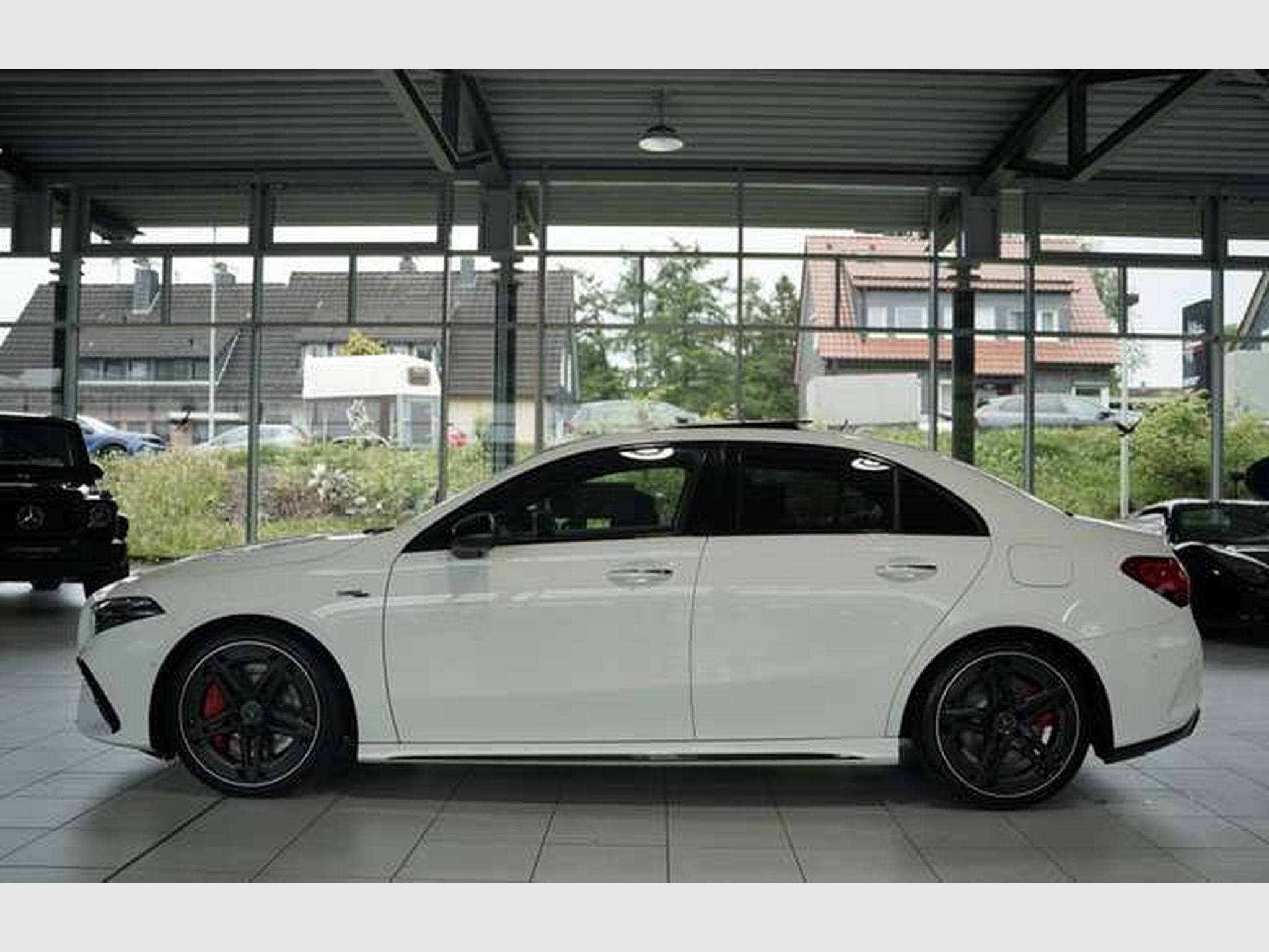Mercedes A 35 AMG 4M Limousine *1.H *Memory *Pano *Night (2025) - Photo 11