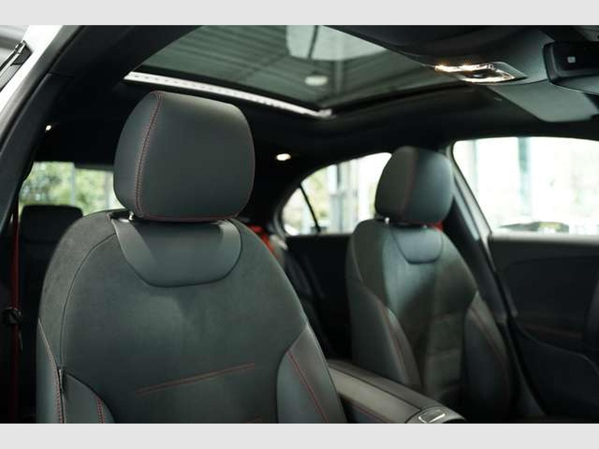 Mercedes A 35 AMG 4M Limousine *1.H *Memory *Pano *Night (2025) - Photo 19