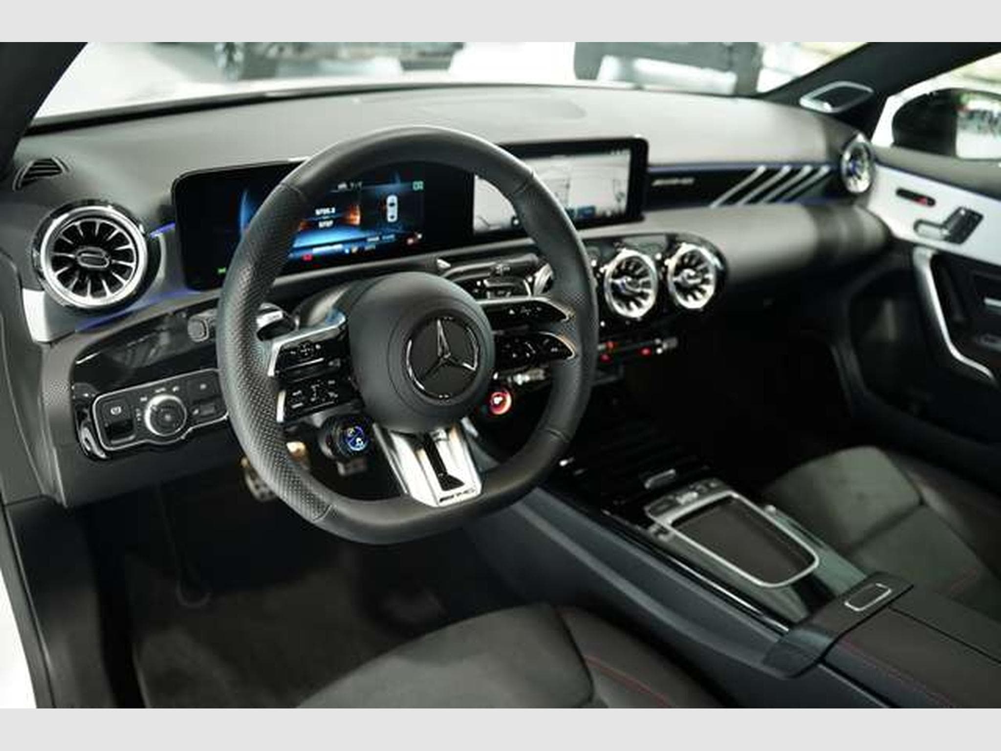 Mercedes A 35 AMG 4M Limousine *1.H *Memory *Pano *Night (2025) - Photo 27