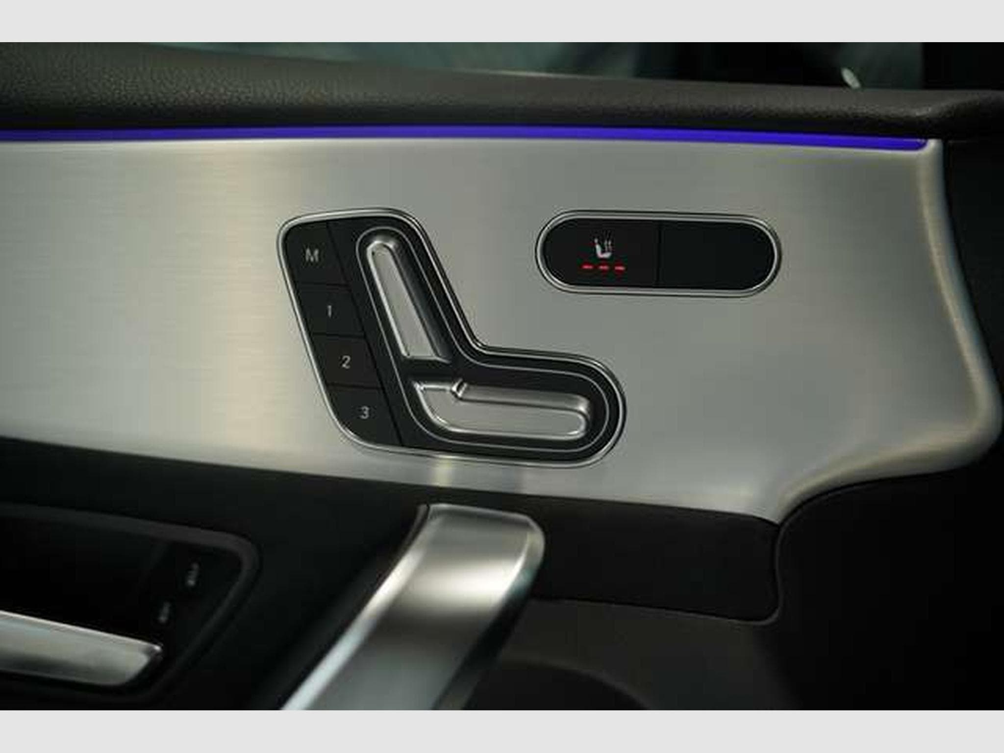 Mercedes A 35 AMG 4M Limousine *1.H *Memory *Pano *Night (2025) - Photo 26