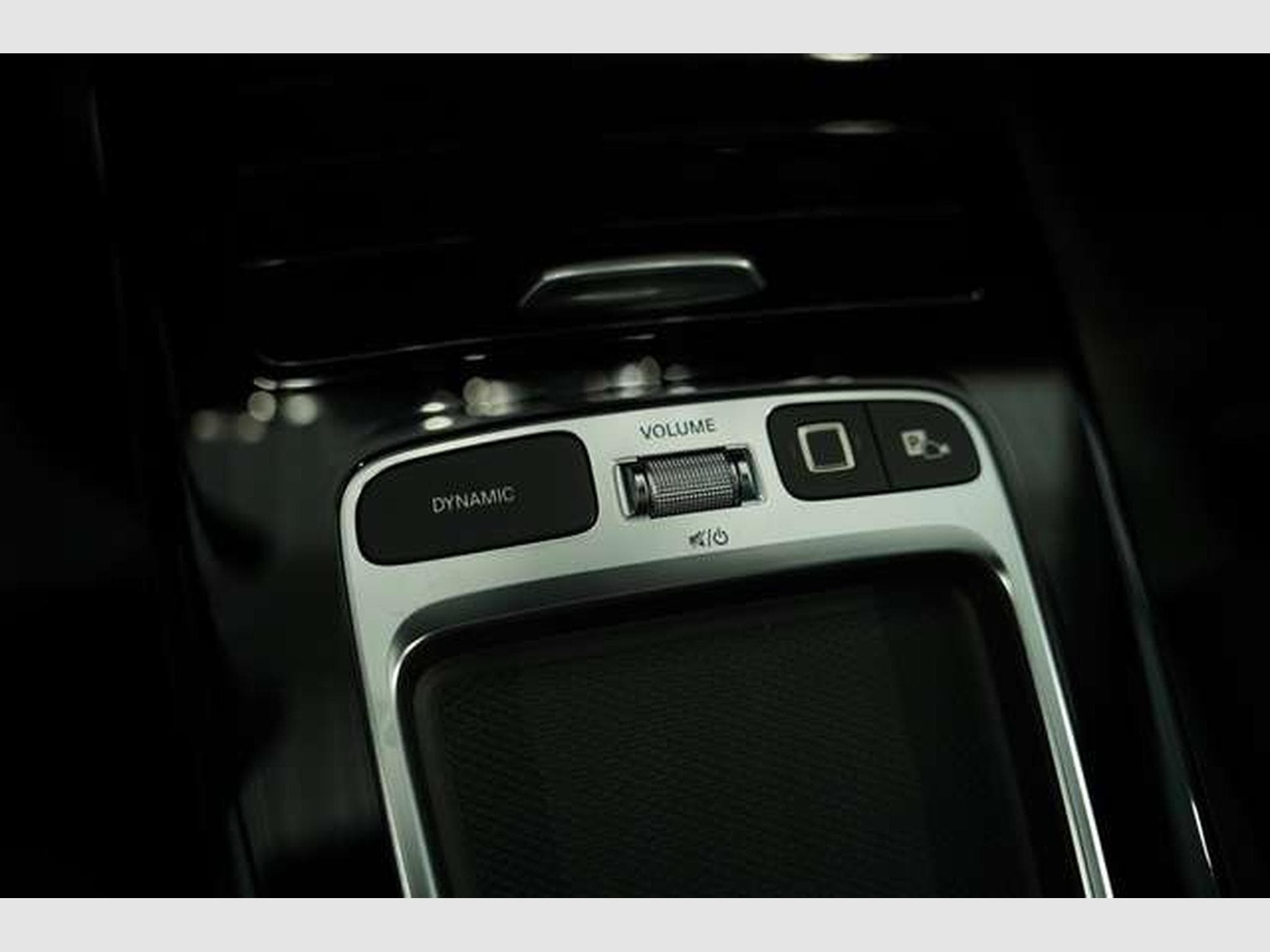 Mercedes A 35 AMG 4M Limousine *1.H *Memory *Pano *Night (2025) - Photo 31