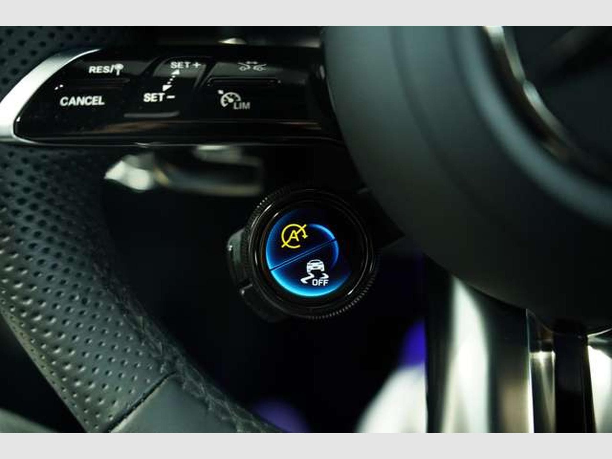 Mercedes A 35 AMG 4M Limousine *1.H *Memory *Pano *Night (2025) - Photo 42