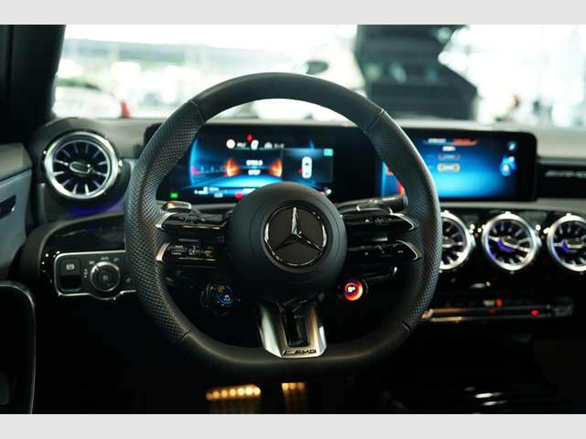 Mercedes A 35 AMG 4M Limousine *1.H *Memory *Pano *Night (2025) - Photo 45
