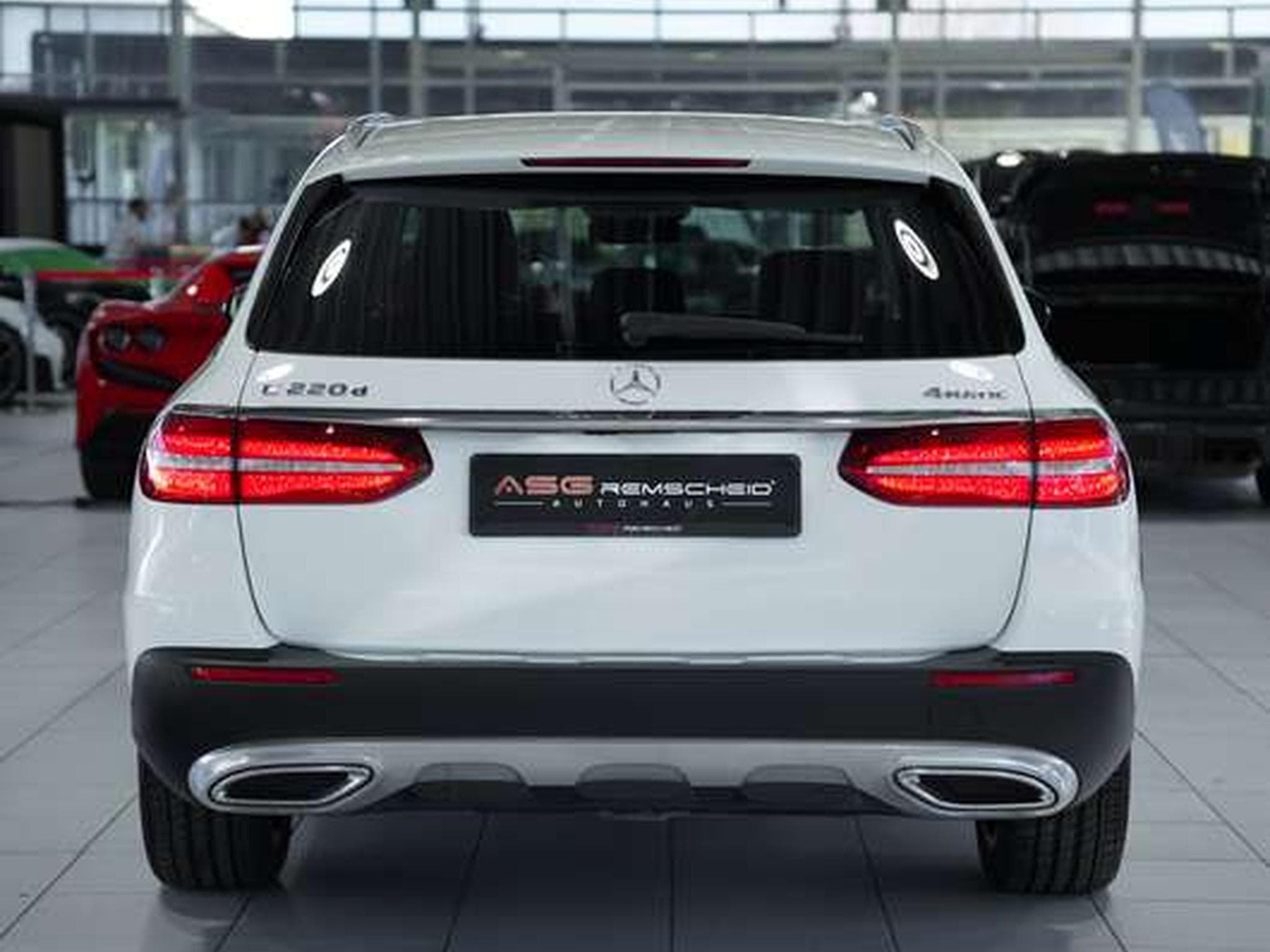 Mercedes E 220 d 4Matic All-Terrain *Widescreen *LED * (2019) - Photo 11