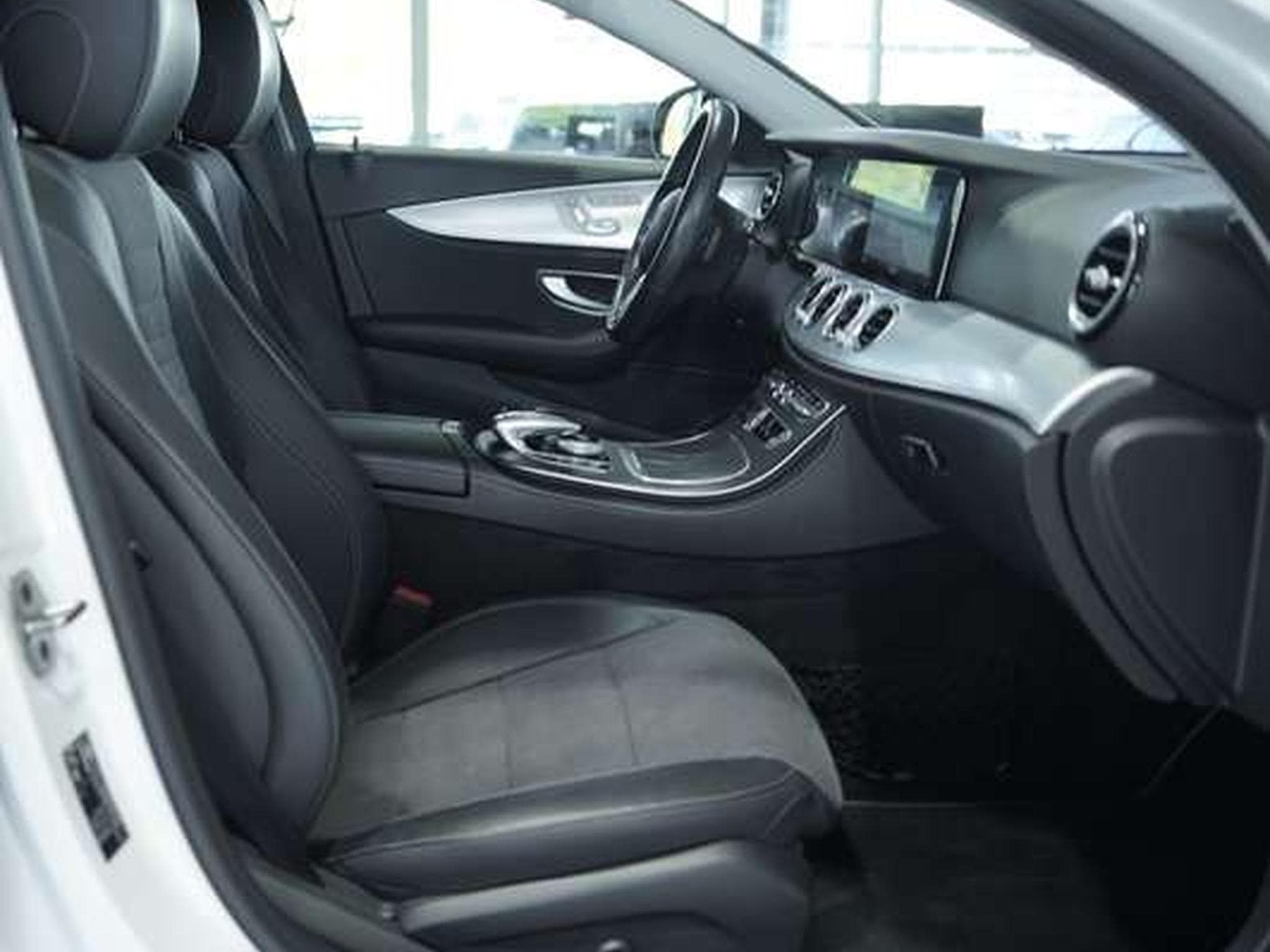 Mercedes E 220 d 4Matic All-Terrain *Widescreen *LED * (2019) - Photo 18