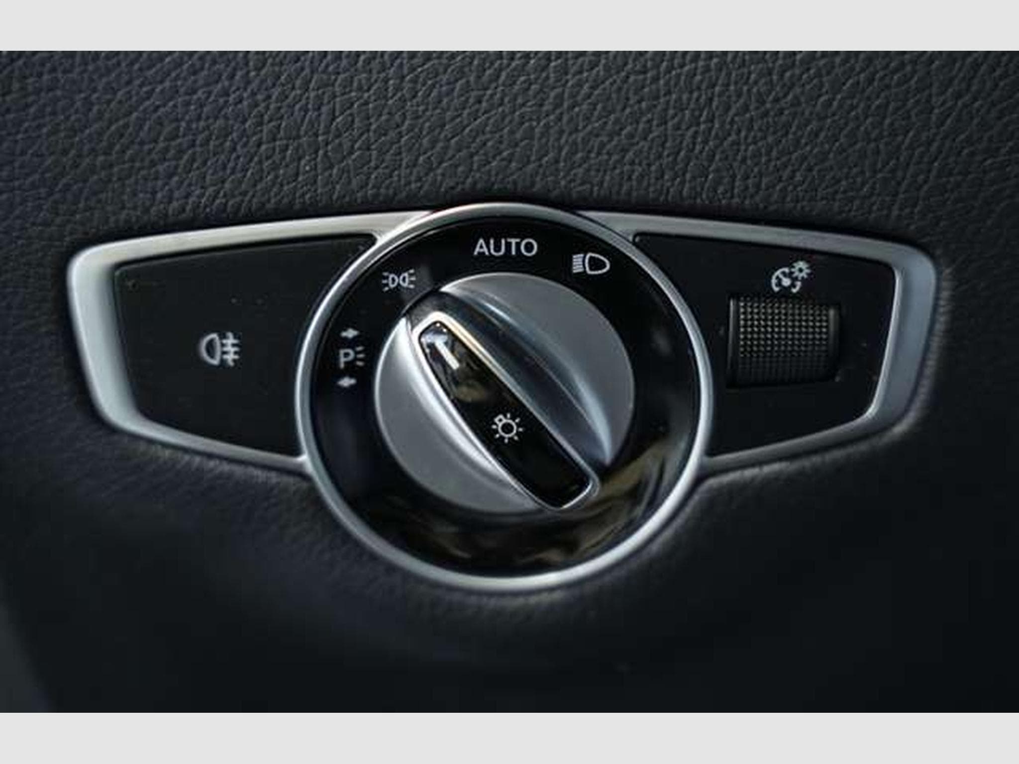 Mercedes E 220 d 4Matic All-Terrain *Widescreen *LED * (2019) - Photo 31