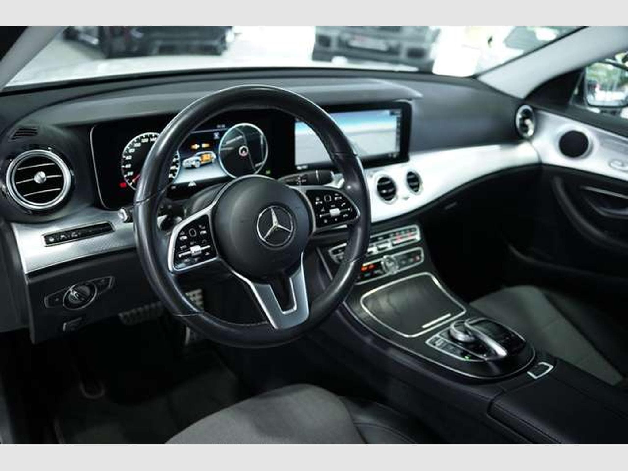 Mercedes E 220 d 4Matic All-Terrain *Widescreen *LED * (2019) - Photo 28