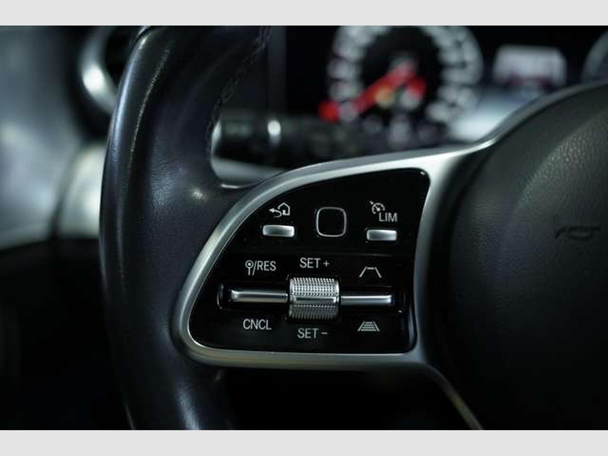 Mercedes E 220 d 4Matic All-Terrain *Widescreen *LED * (2019) - Photo 44