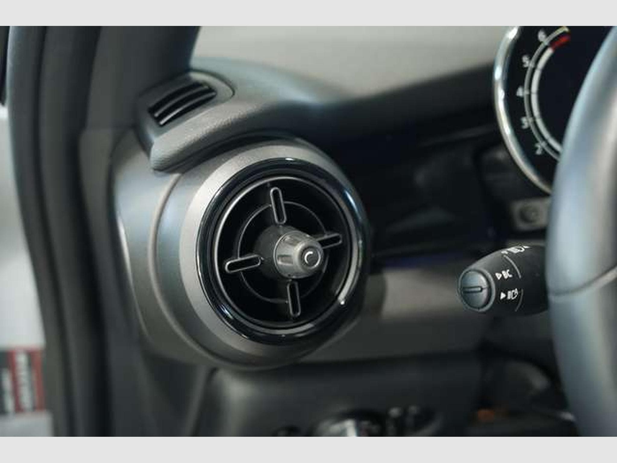 MINI Cooper Classic Trim *1.HD *Pano *Nappa *ACC (2024) - Photo 29