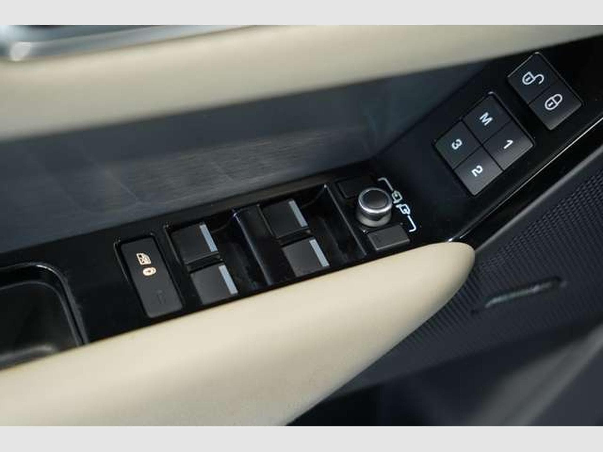 Land-Rover Range Rover Velar R-Dynamic S P380 *22 *Luft* (2017) - Photo 27