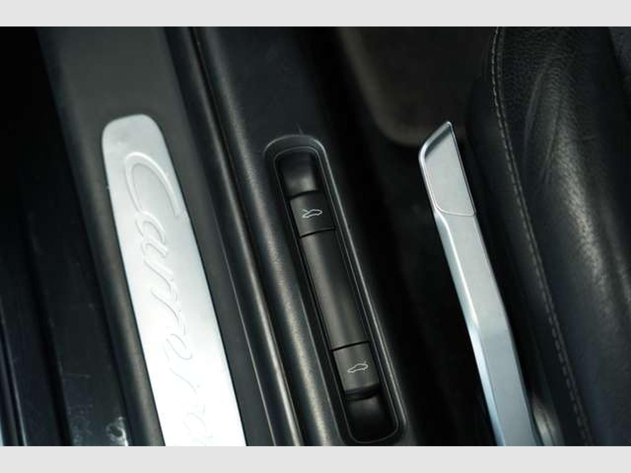 Porsche 911 Carrera S Cabrio *19 *S-AGA *PCM *PDC (2008) - Photo 21