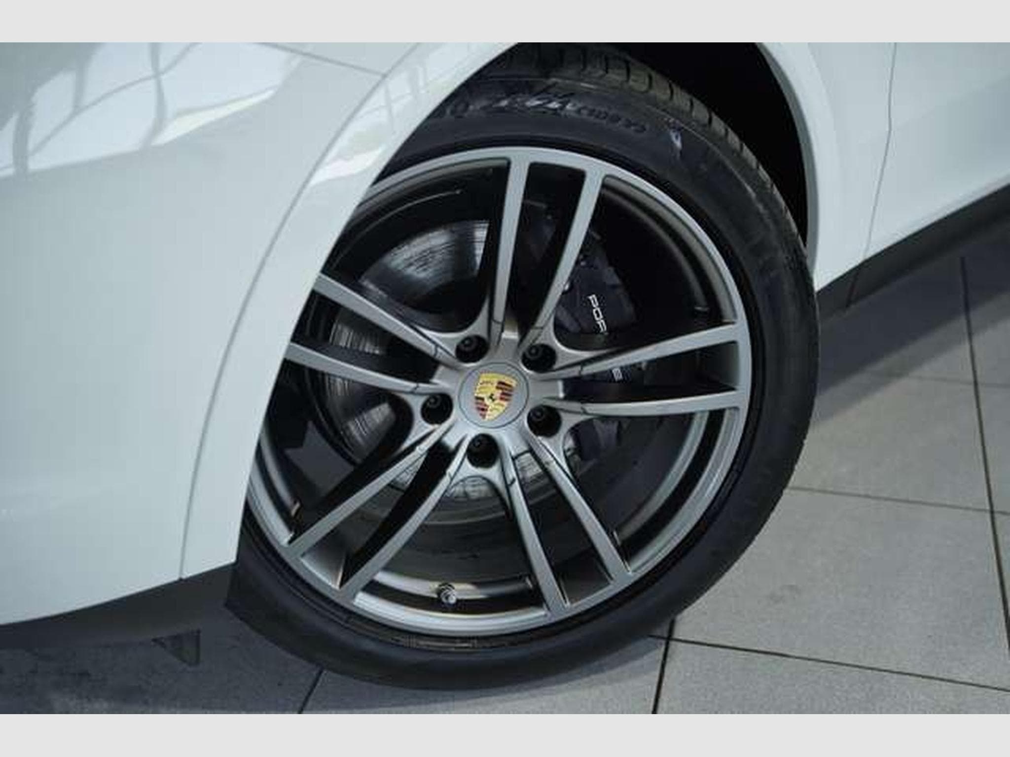 Porsche Cayenne V6 *1.H *21 *Pano*MwSt.*Chrono*LUFT*AHK (2018) - Photo 2