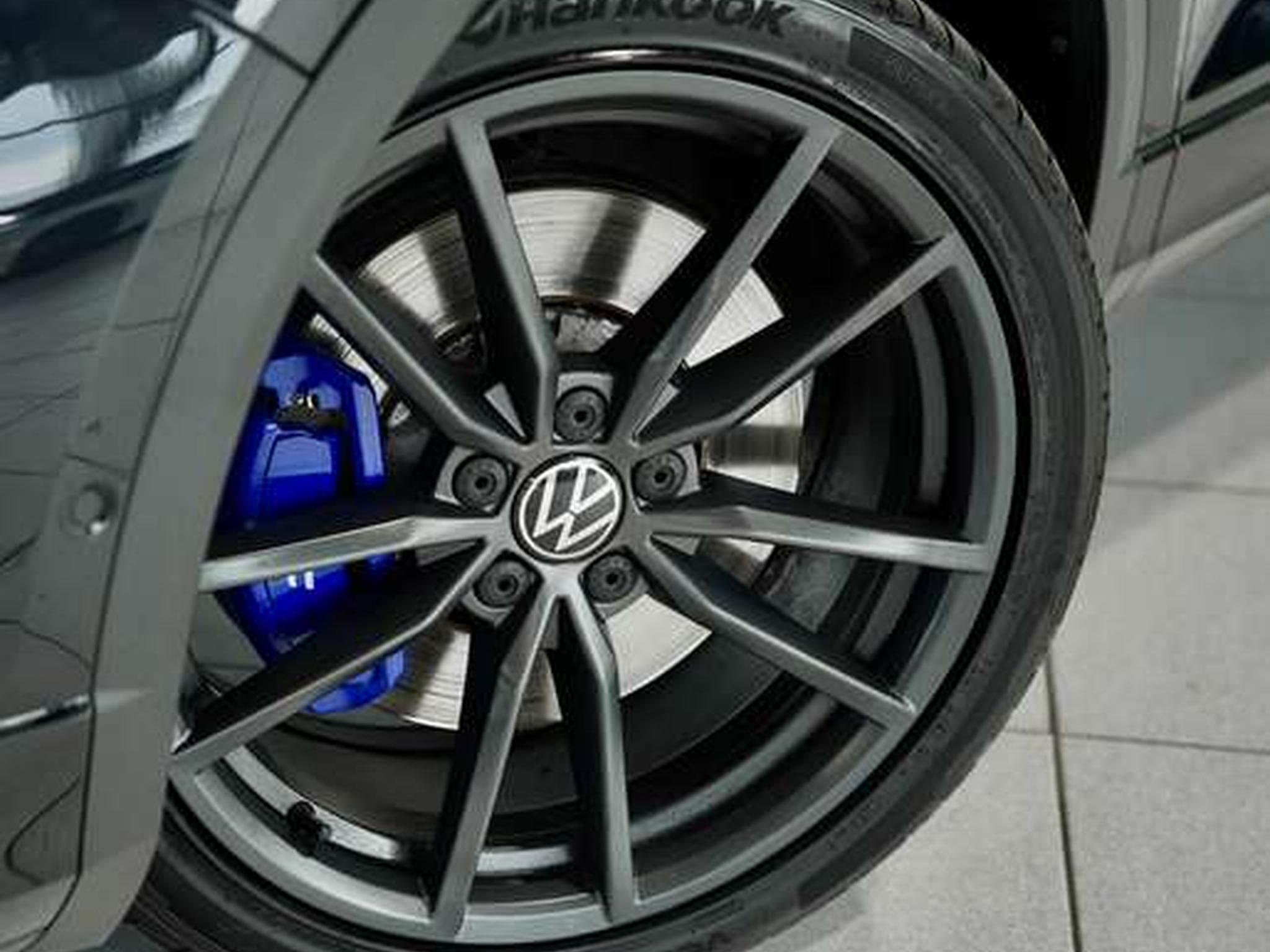 VW T-Roc R 4M *2.H *19 *Pano *AKRA *beats *ACC (2023) - Photo 2
