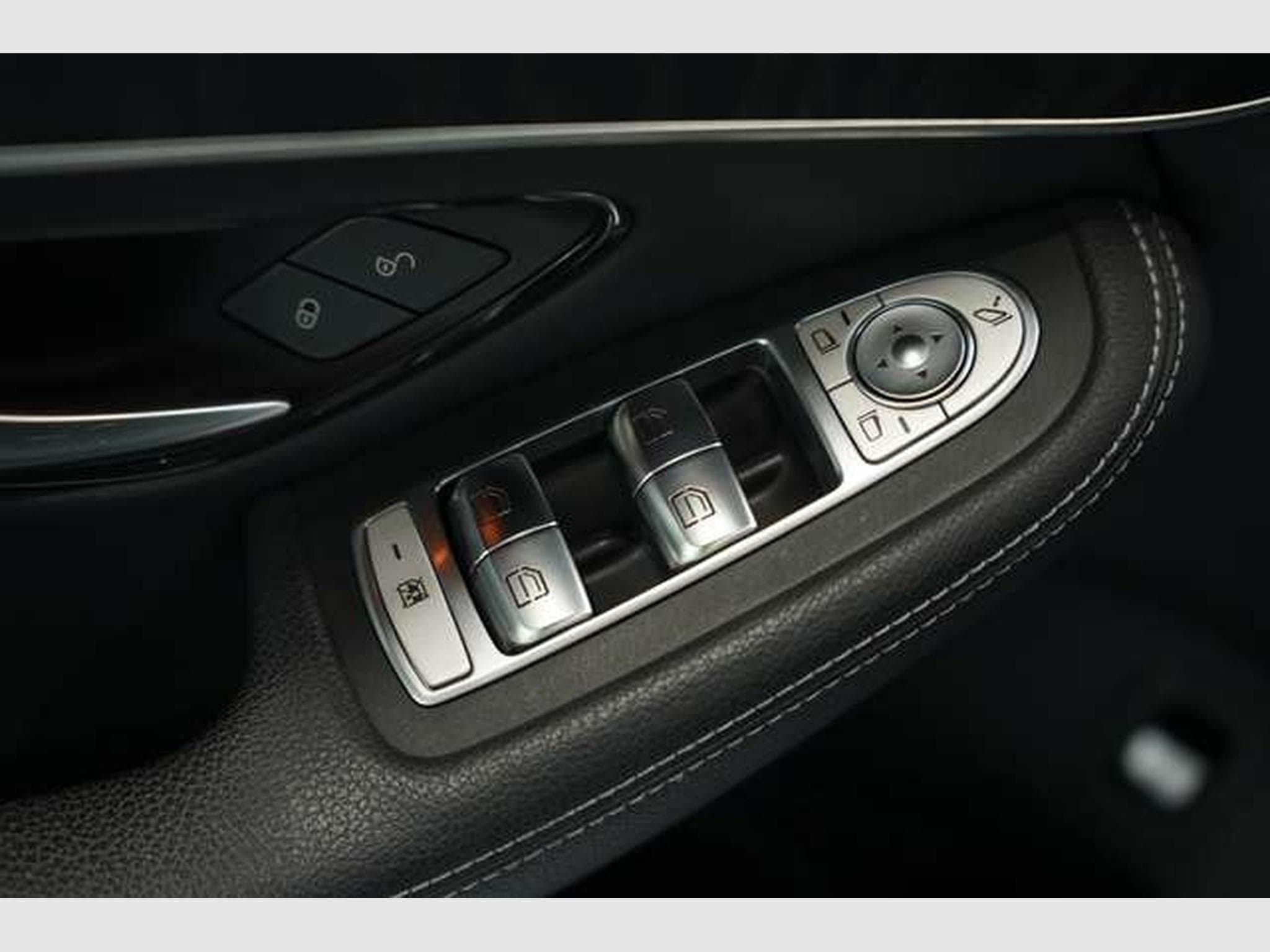 Mercedes GLC 200 4M AMG Line *2H *20 *Digital*Pano*Night (2019) - Photo 29