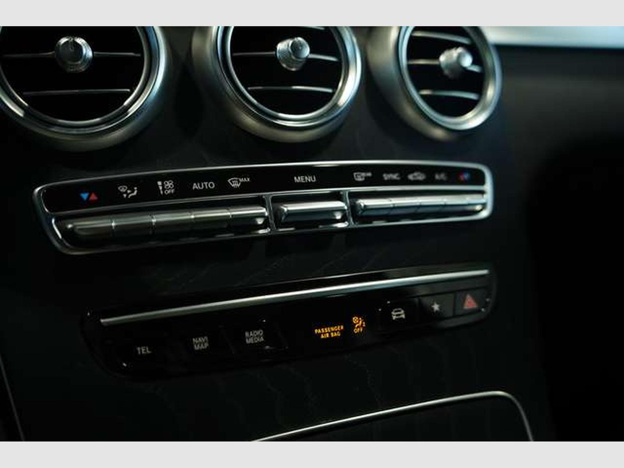 Mercedes GLC 200 4M AMG Line *2H *20 *Digital*Pano*Night (2019) - Photo 35