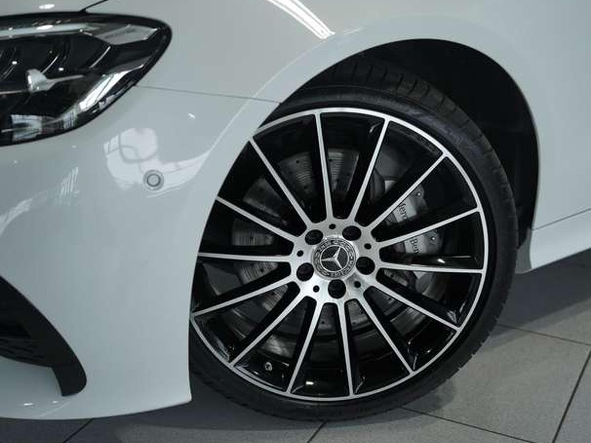 Mercedes E 400 d Cabrio 4M AMG Line 2.H *20 *MB Garantie (2022) - Photo 3