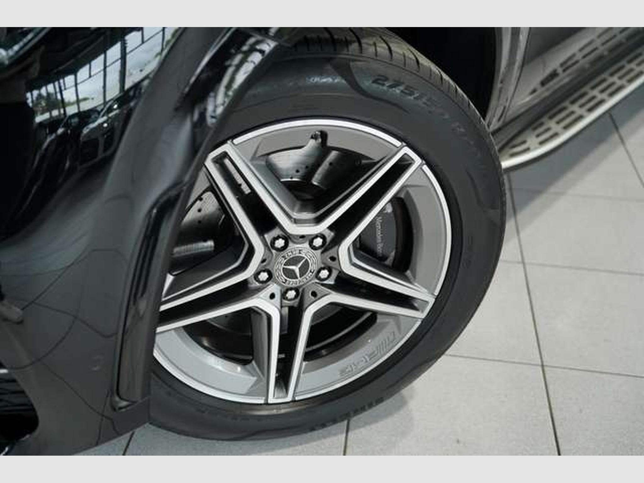 Mercedes GLE 450 4M AMG Line *2.H *7-Sitze*Pano*AHK*Leder (2020) - Photo 3