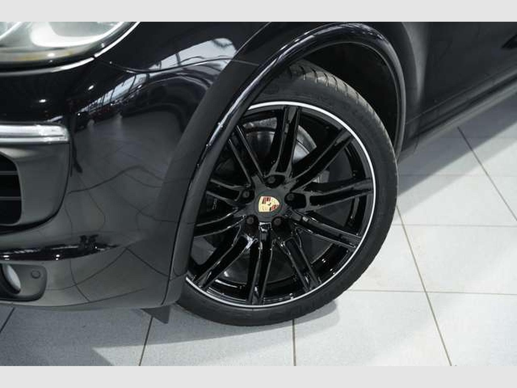 Porsche Cayenne Diesel Platinum Edition *21 *Luft *Pano (2017) - Photo 3